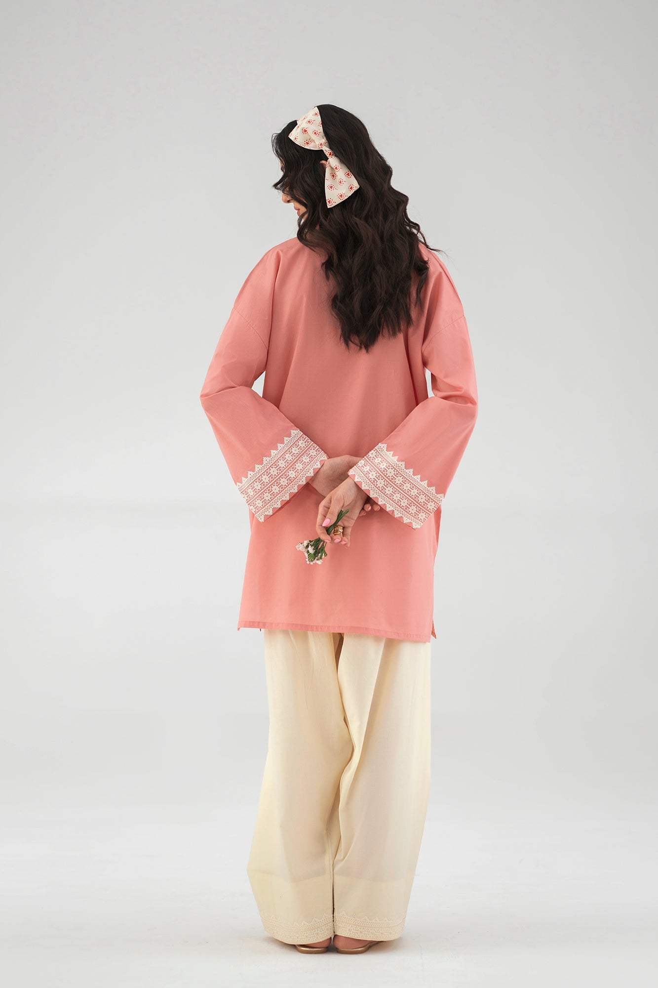 EMBROIDERED SUIT (E7621/102/327)