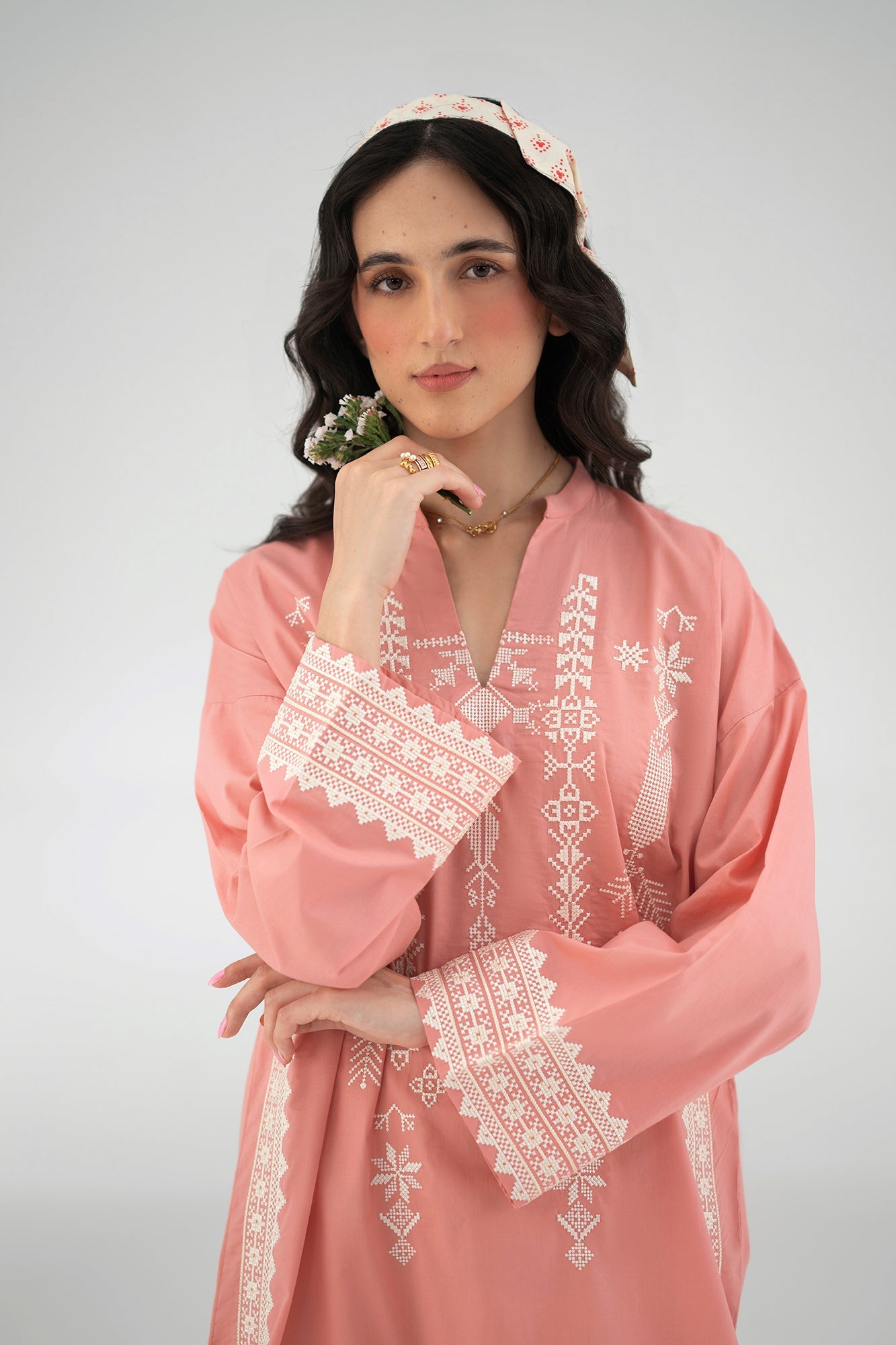 EMBROIDERED SUIT (E7621/102/327)