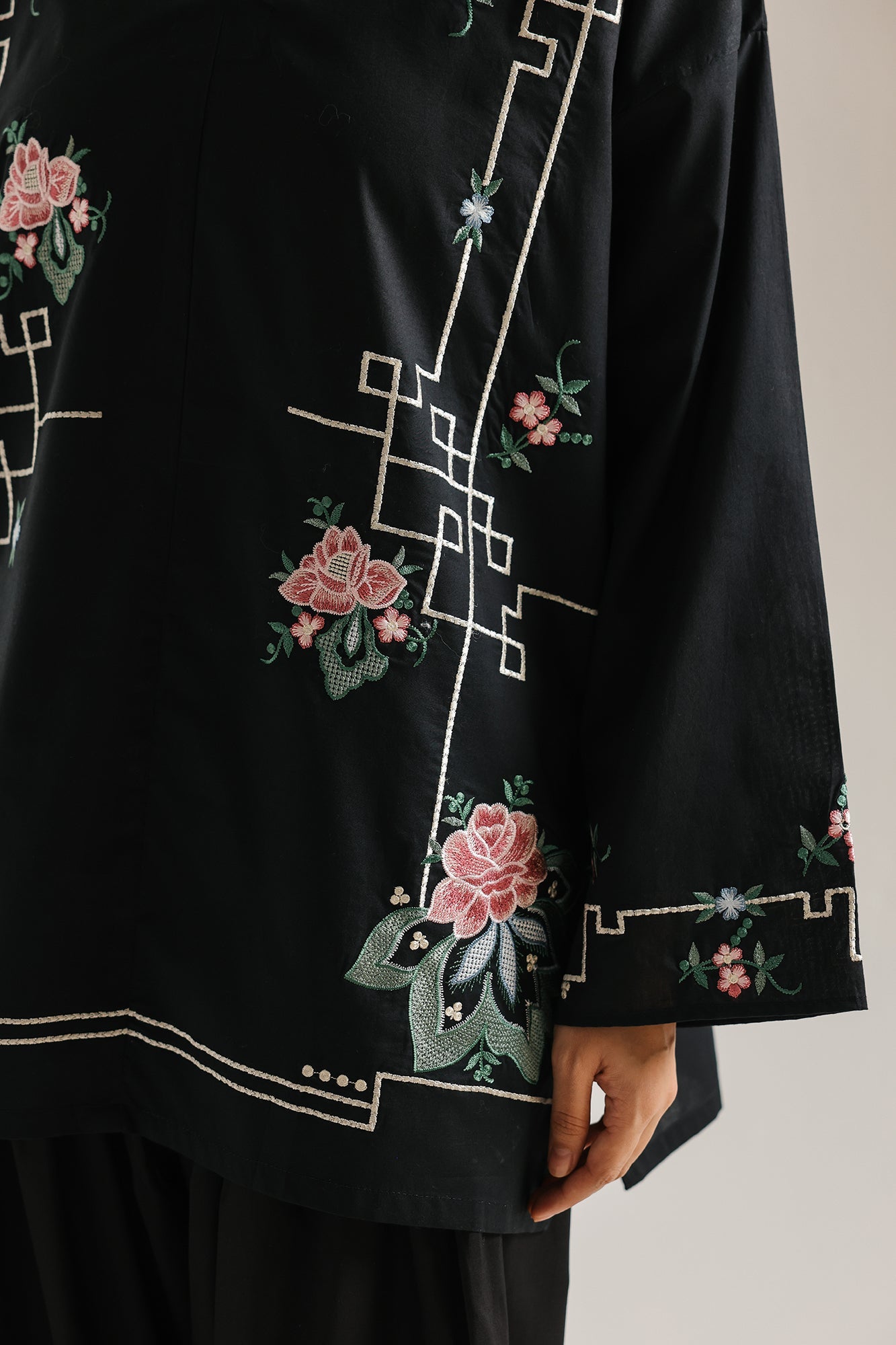 https://cdn.shopify.com/s/files/1/2290/7917/files/E7624-102-902_5.jpg?v=1774342881