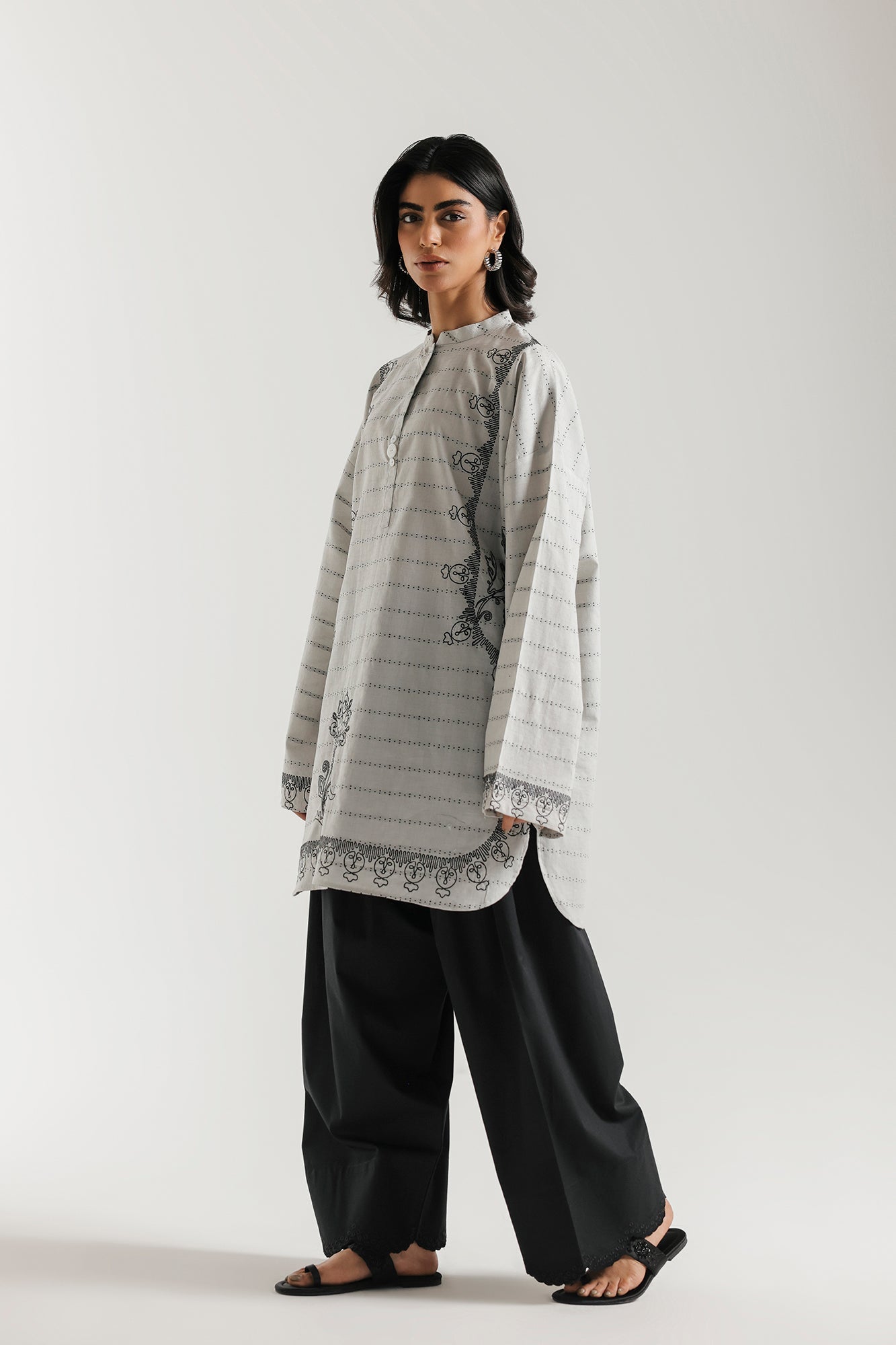 EMBROIDERED SHIRT (E7625/102/817)