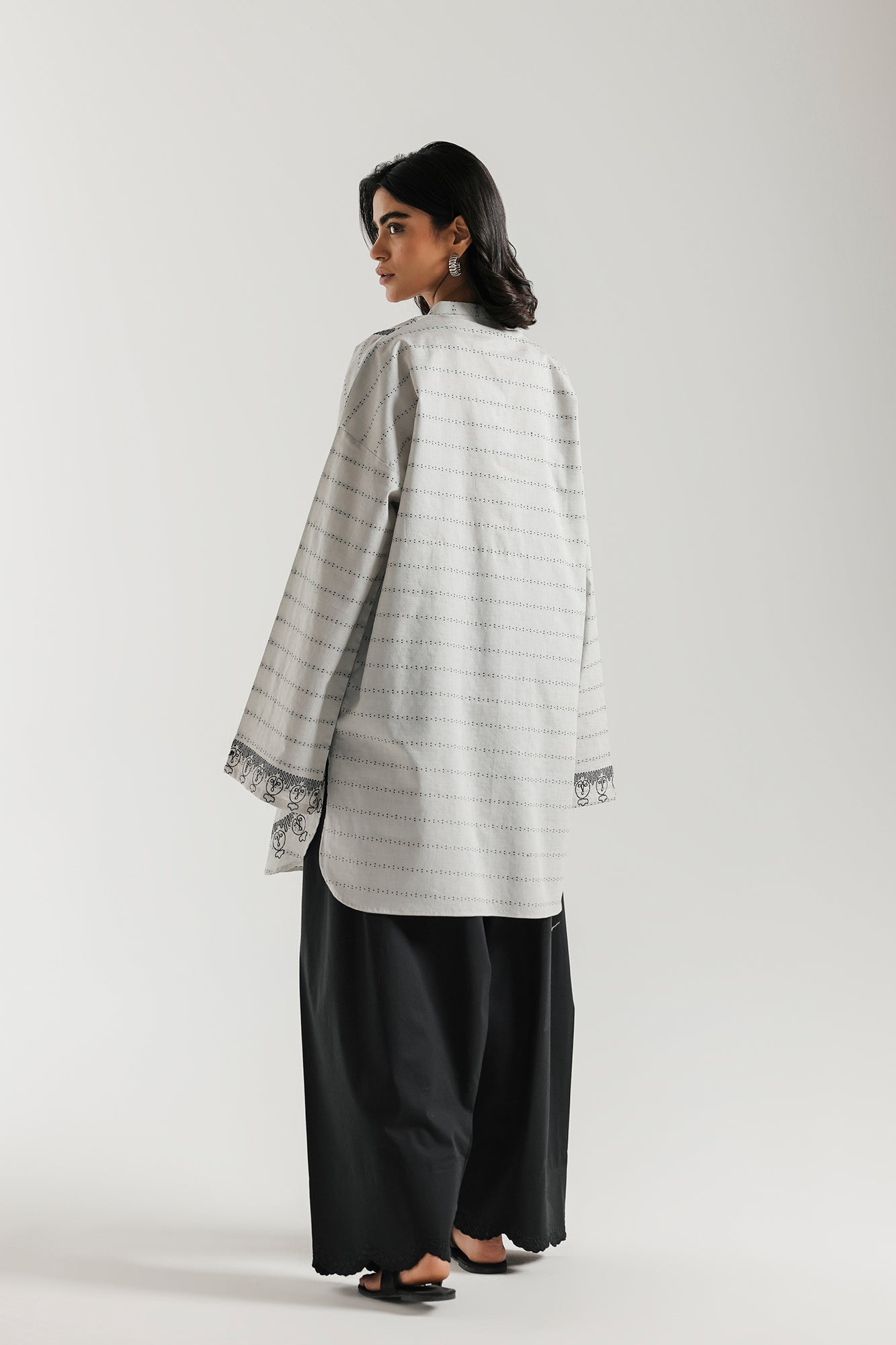 EMBROIDERED SHIRT (E7625/102/817)