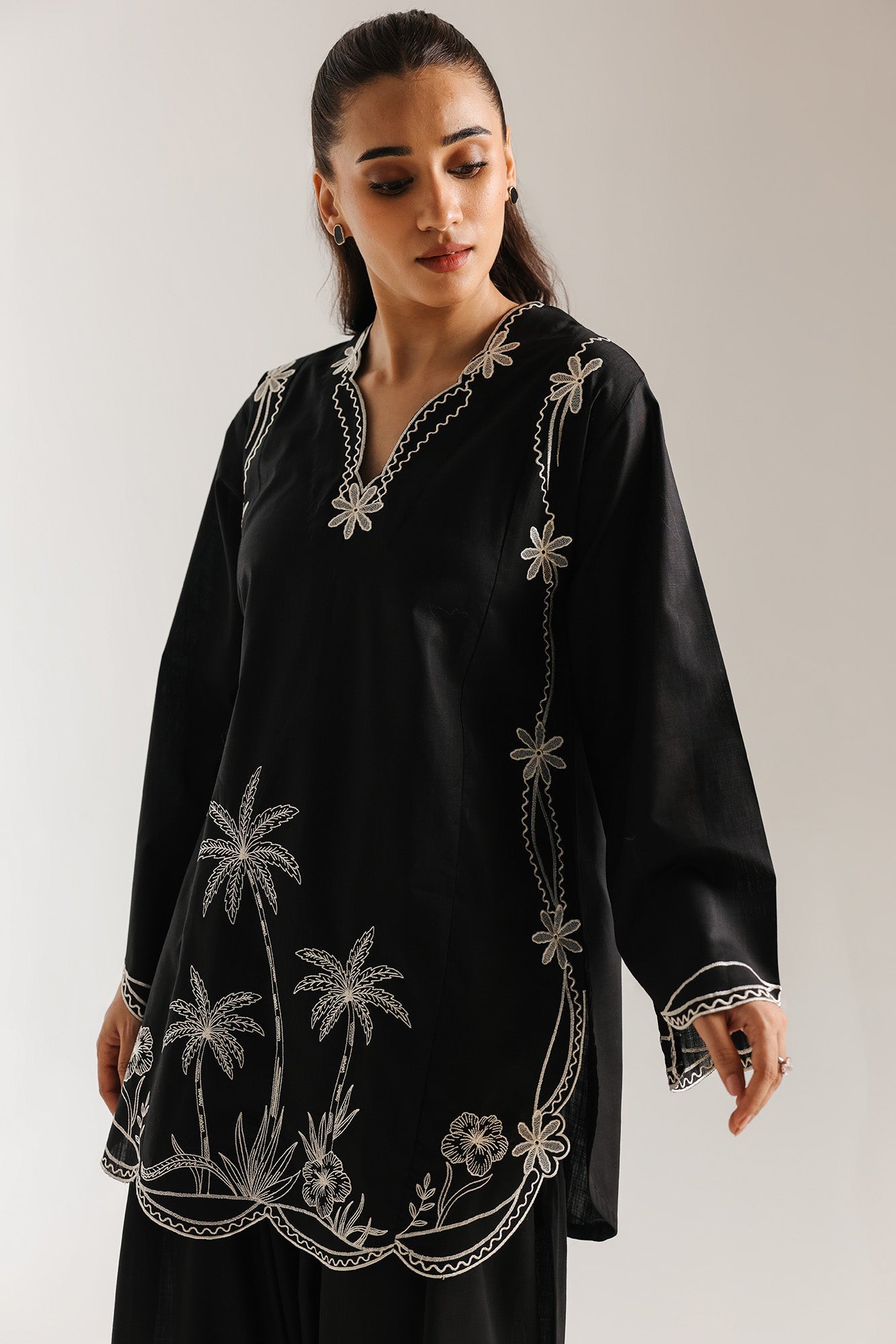 Embroidered Suit (E7688/102/902)
