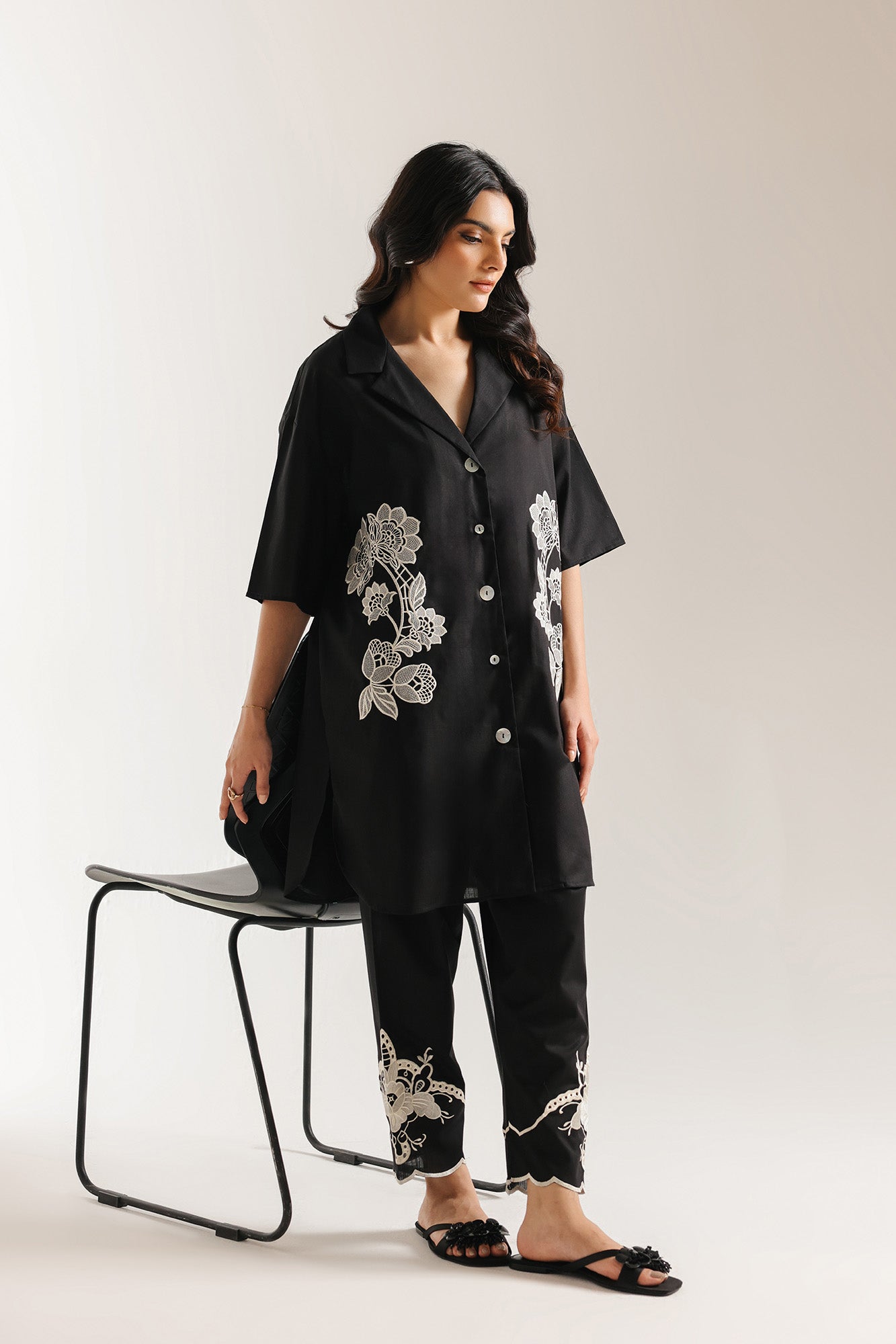 EMBROIDERED SUIT (E7692/102/902)