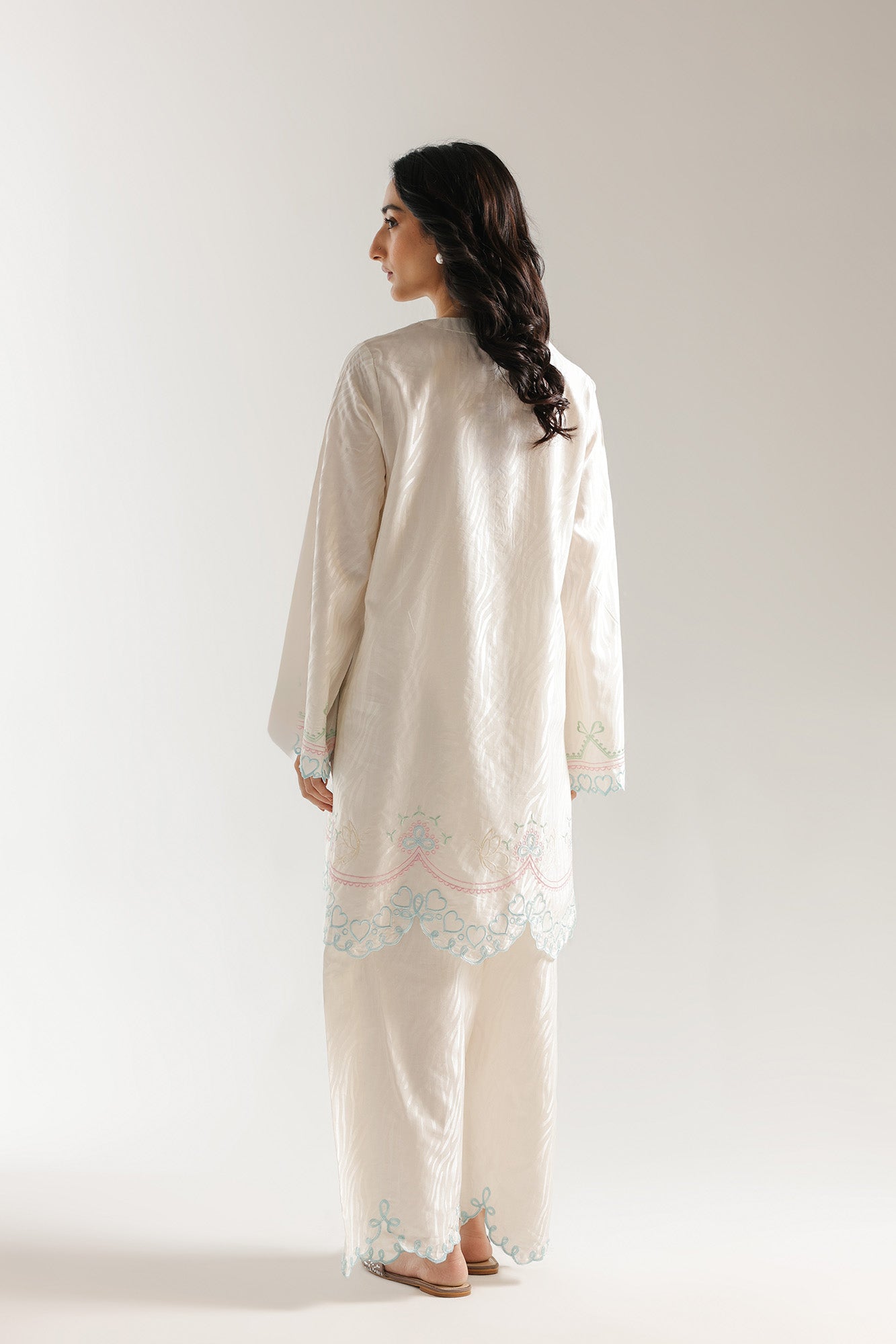 EMBROIDERED SUIT (E7701/102/002)