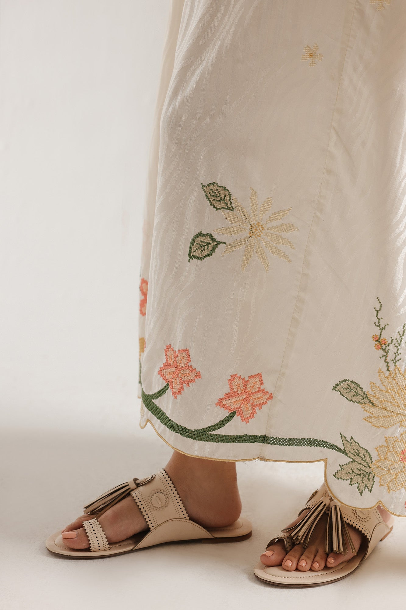 EMBROIDERED DRESS (E7703/102/002)