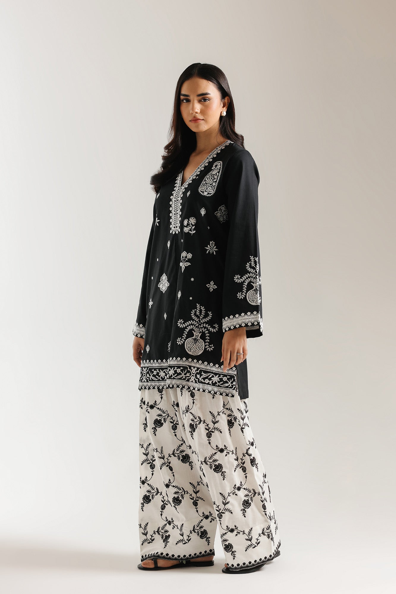 https://cdn.shopify.com/s/files/1/2290/7917/files/E7709-102-902_2.jpg?v=1768286037