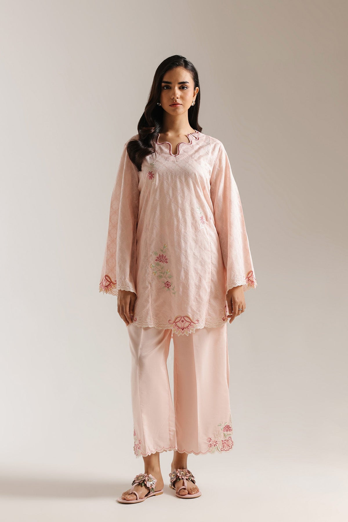 EMBROIDERED SUIT (E7717/102/427)