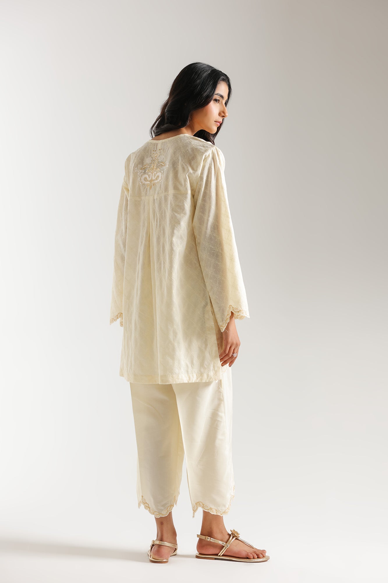 EMBROIDERED SUIT (E7718/102/227)