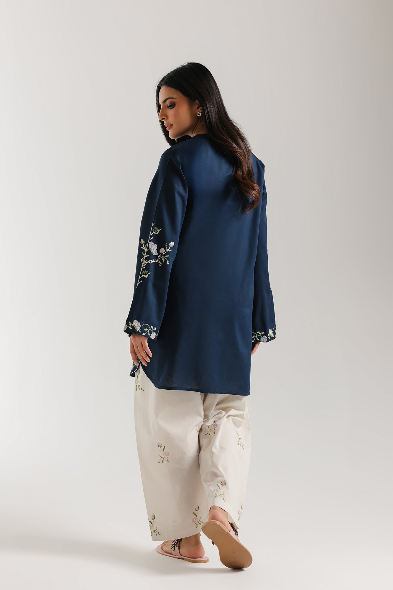 https://cdn.shopify.com/s/files/1/2290/7917/files/E7759-102-618_3.jpg?v=1769578357