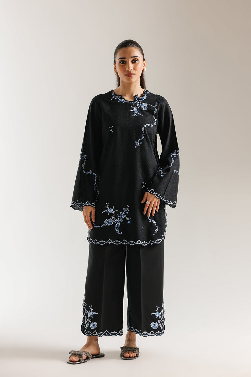 Embroidered Suit (E7761/102/902)