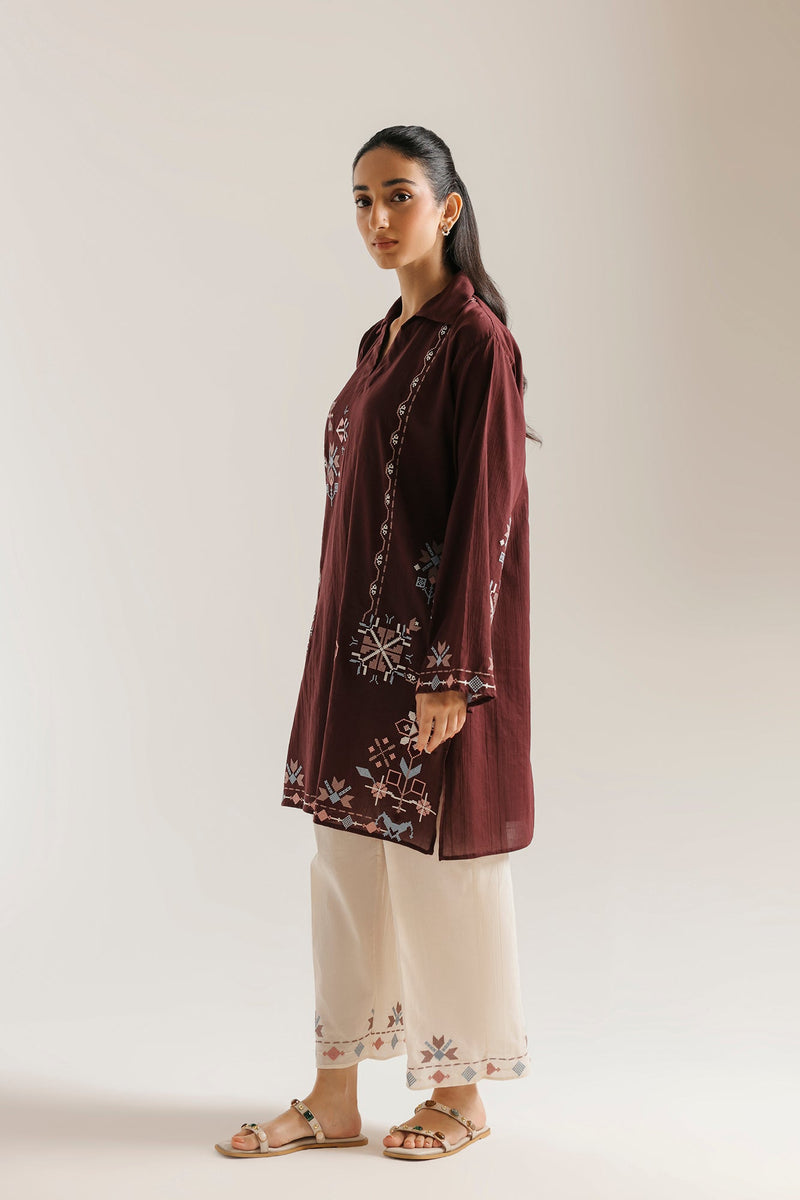 EMBROIDERED SUIT (E7767/102/516)