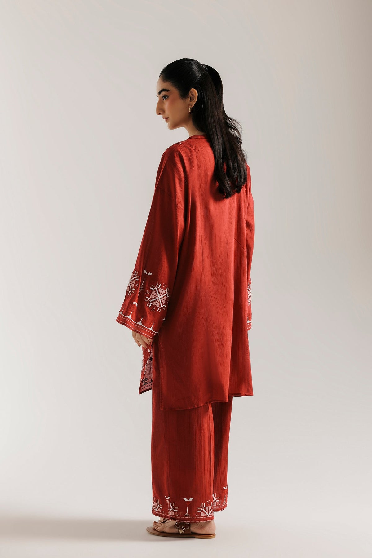 EMBROIDERED SUIT (E7768/102/416)