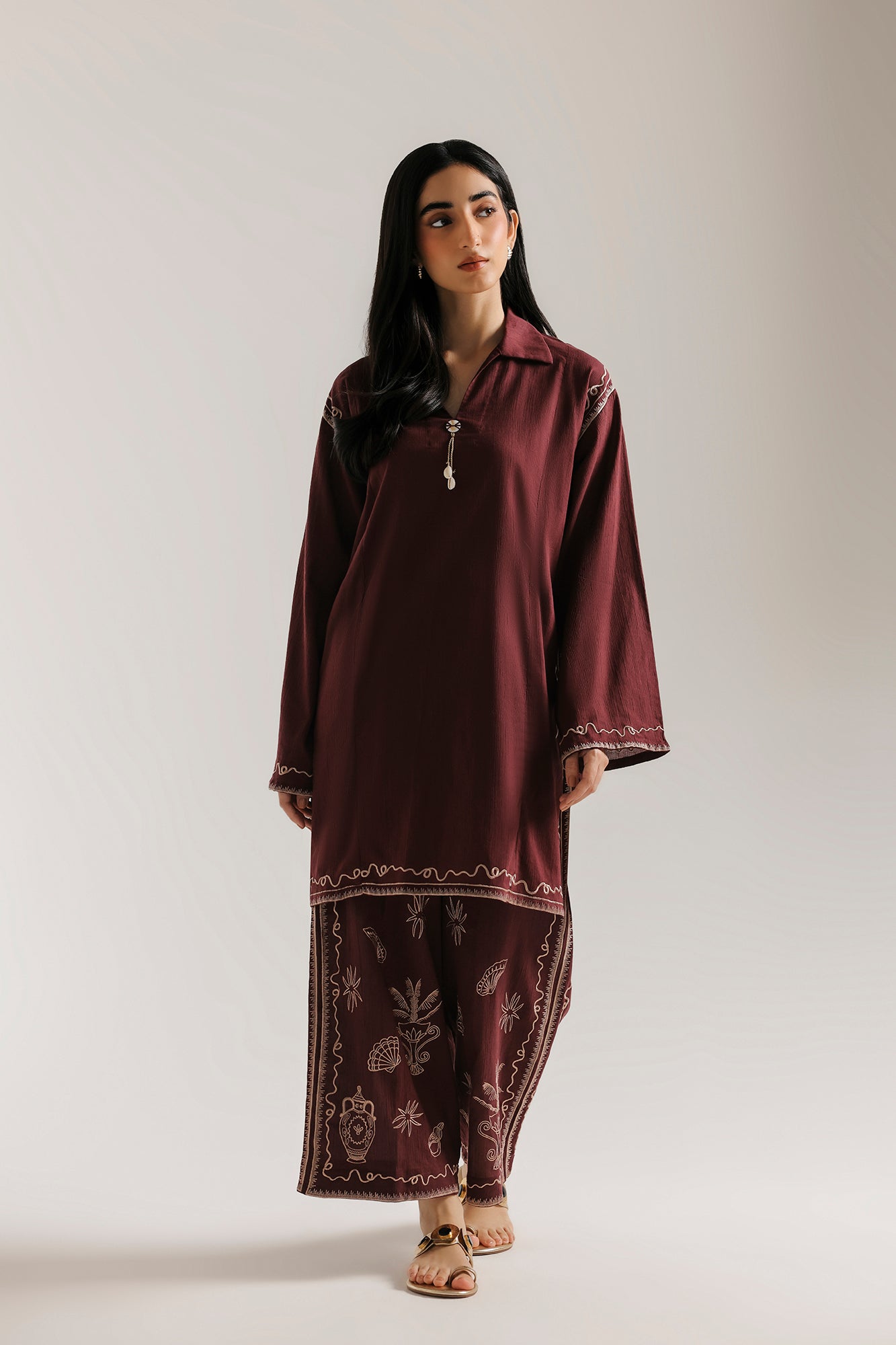 EMBROIDERED SUIT (E7771/102/801)