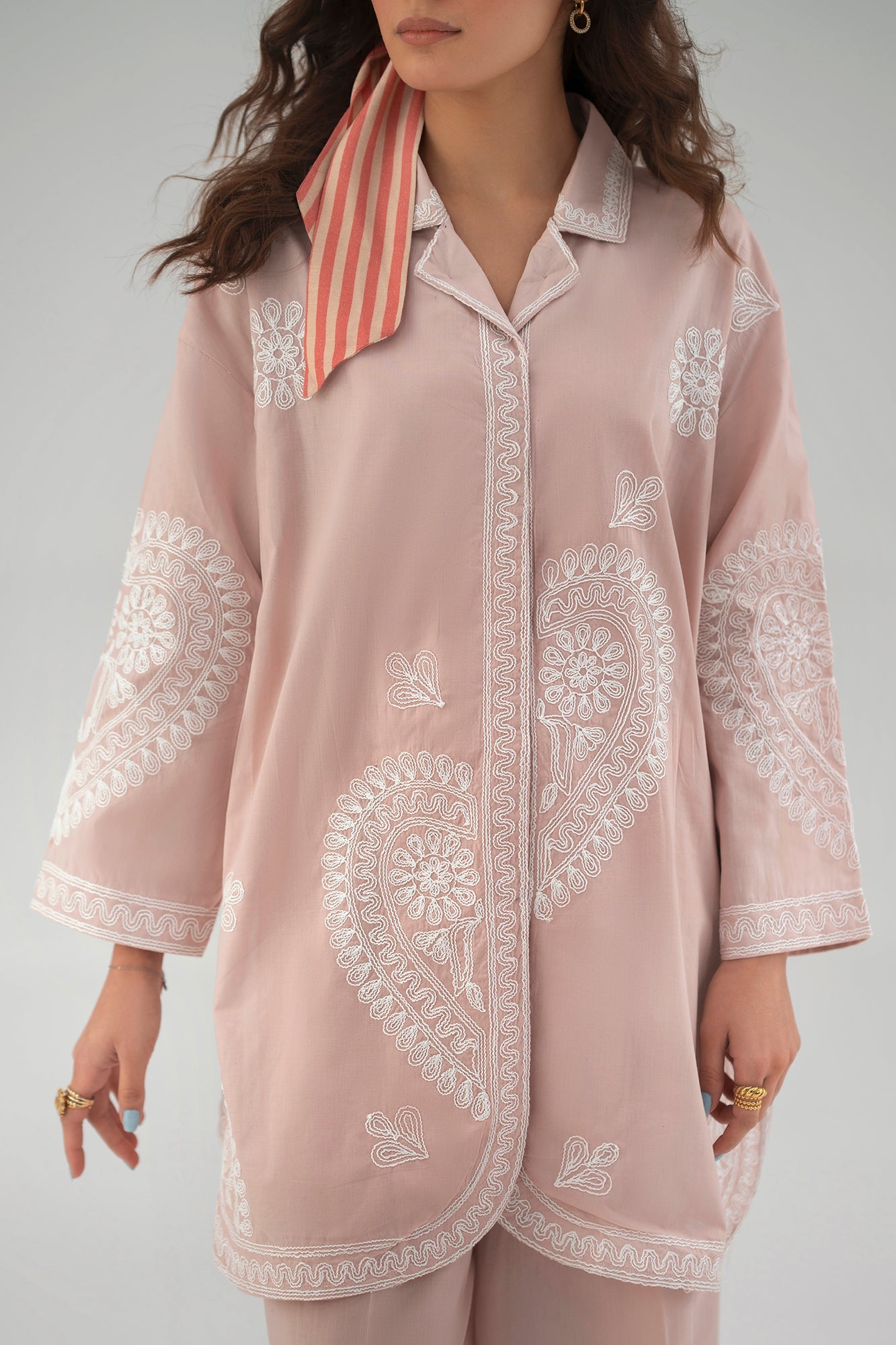 EMBROIDERED SUIT (E7780/102/329)