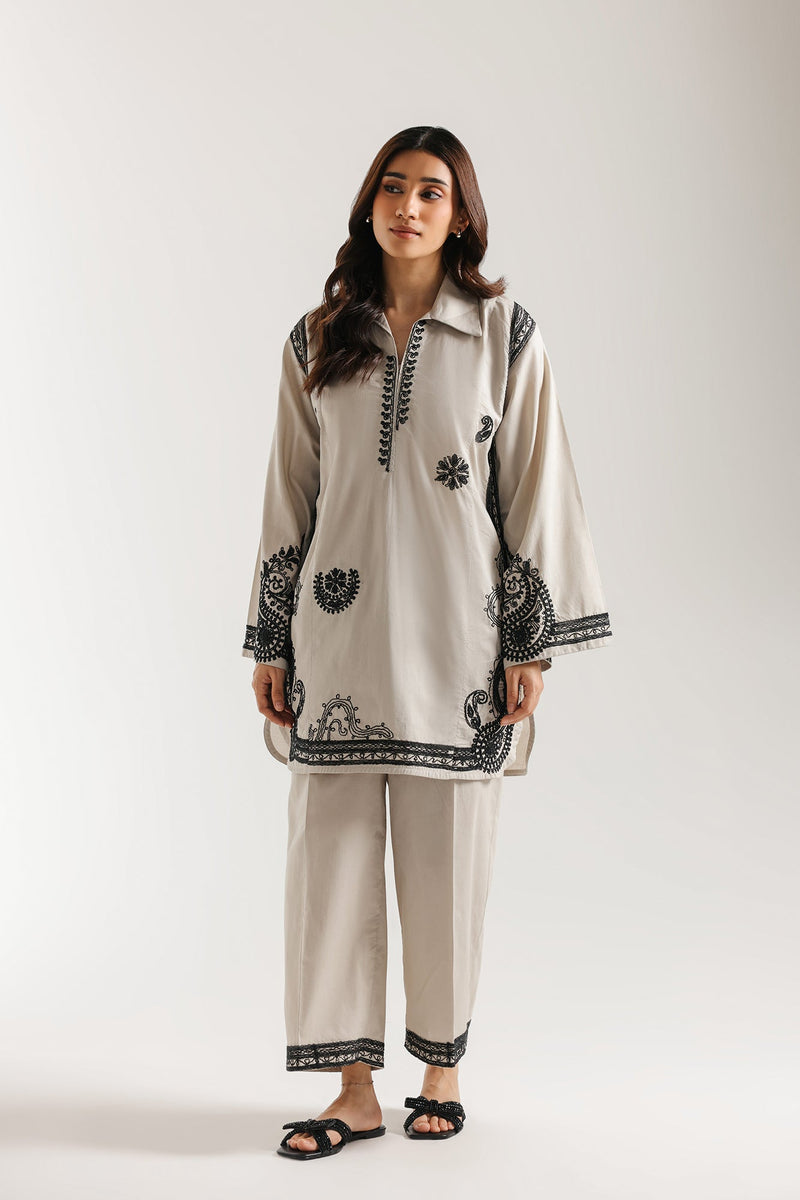 Embroidered Suit (E7781/102/817)