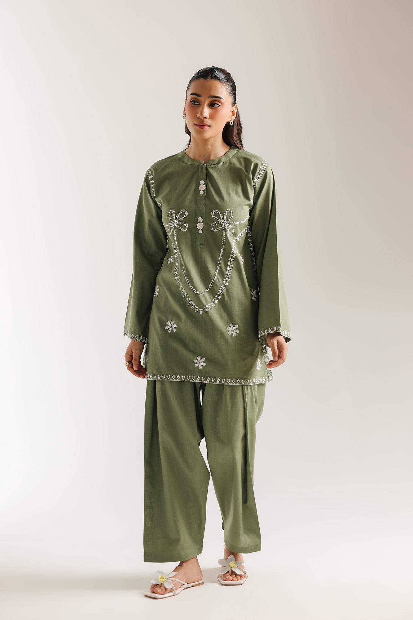 EMBROIDERED SUIT (E7789/102/122)