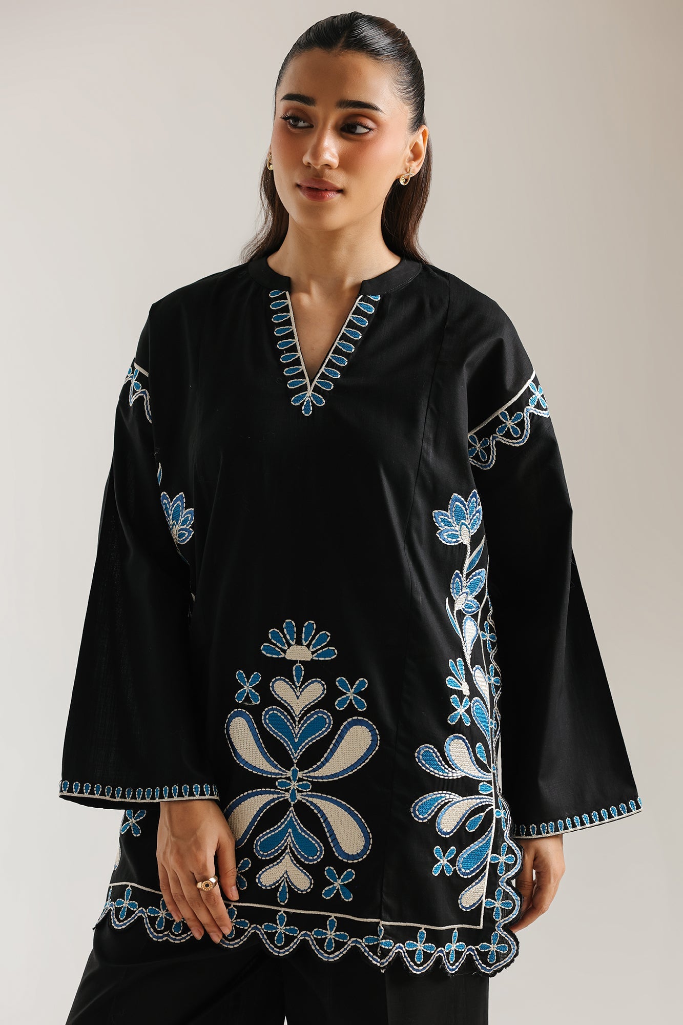 Embroidered Suit (E7792/102/902)