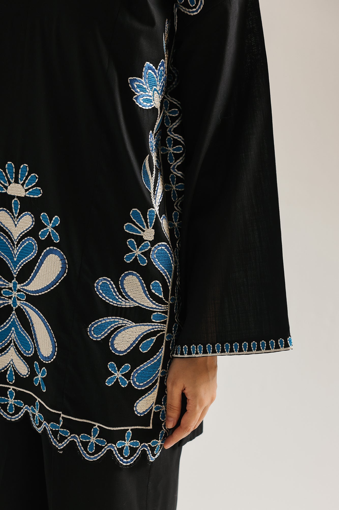 Embroidered Suit (E7792/102/902)
