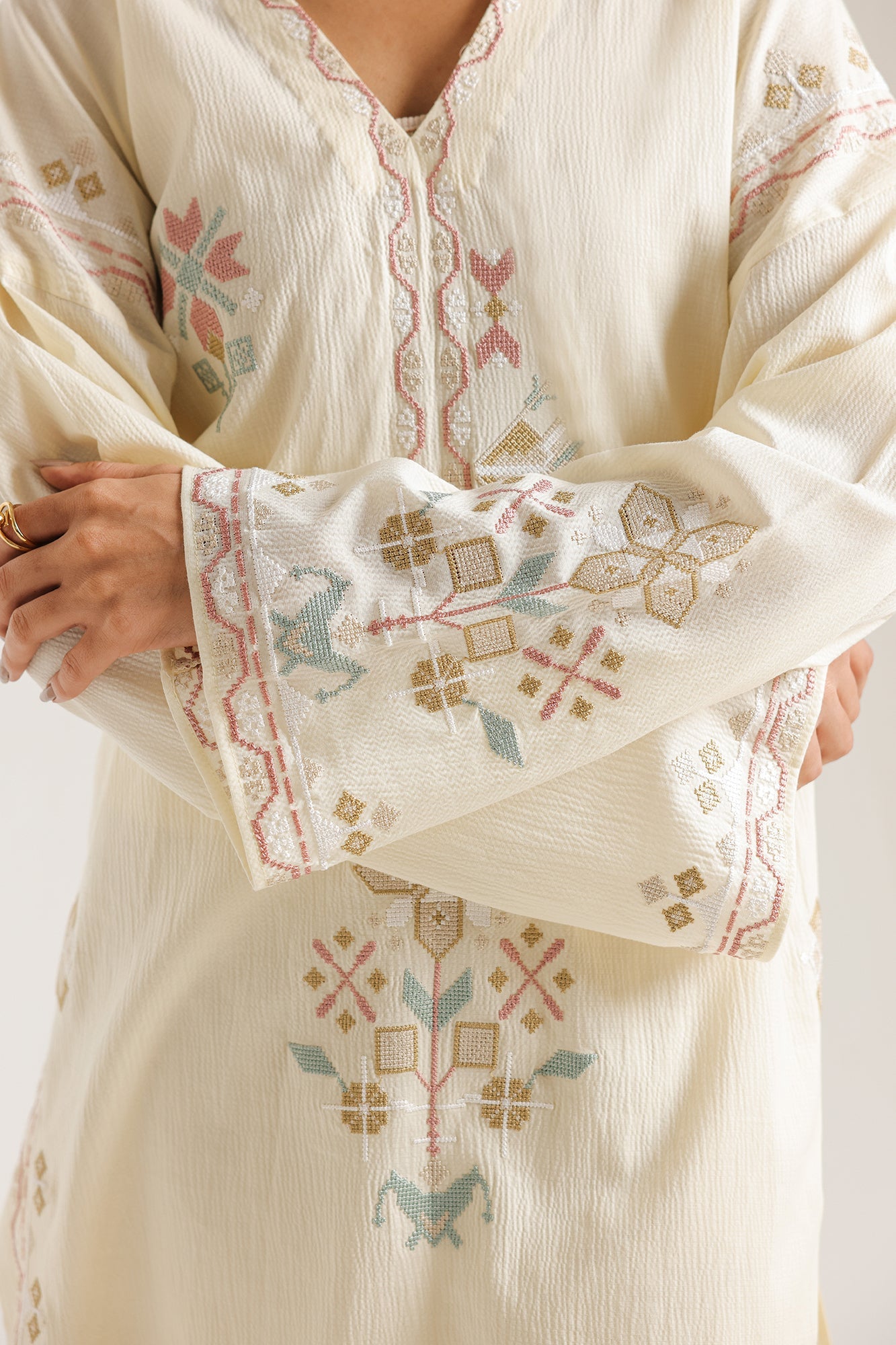 EMBROIDERED SUIT (E7797/102/115)