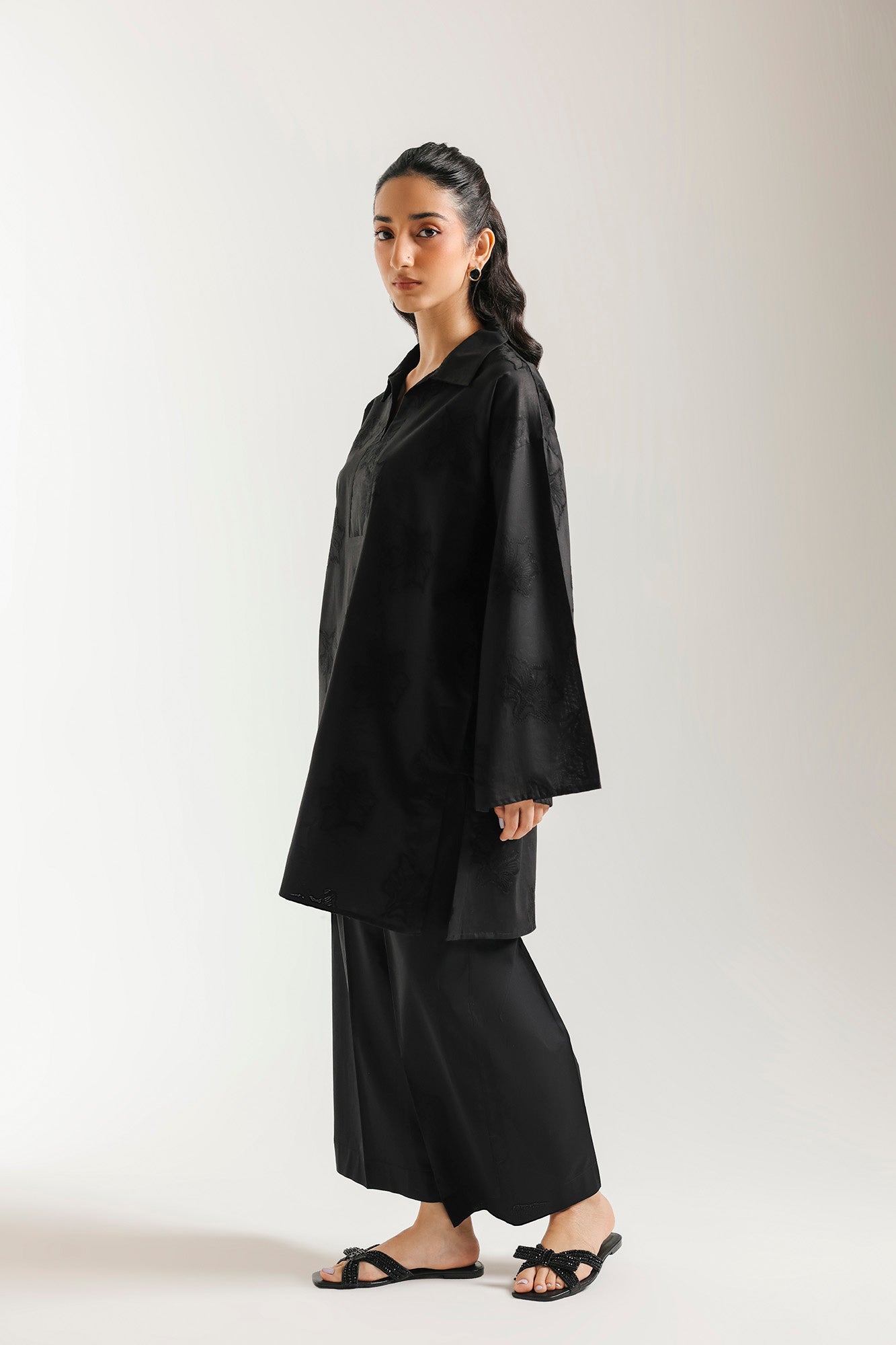 EMBROIDERED SUIT (E7804/102/902)