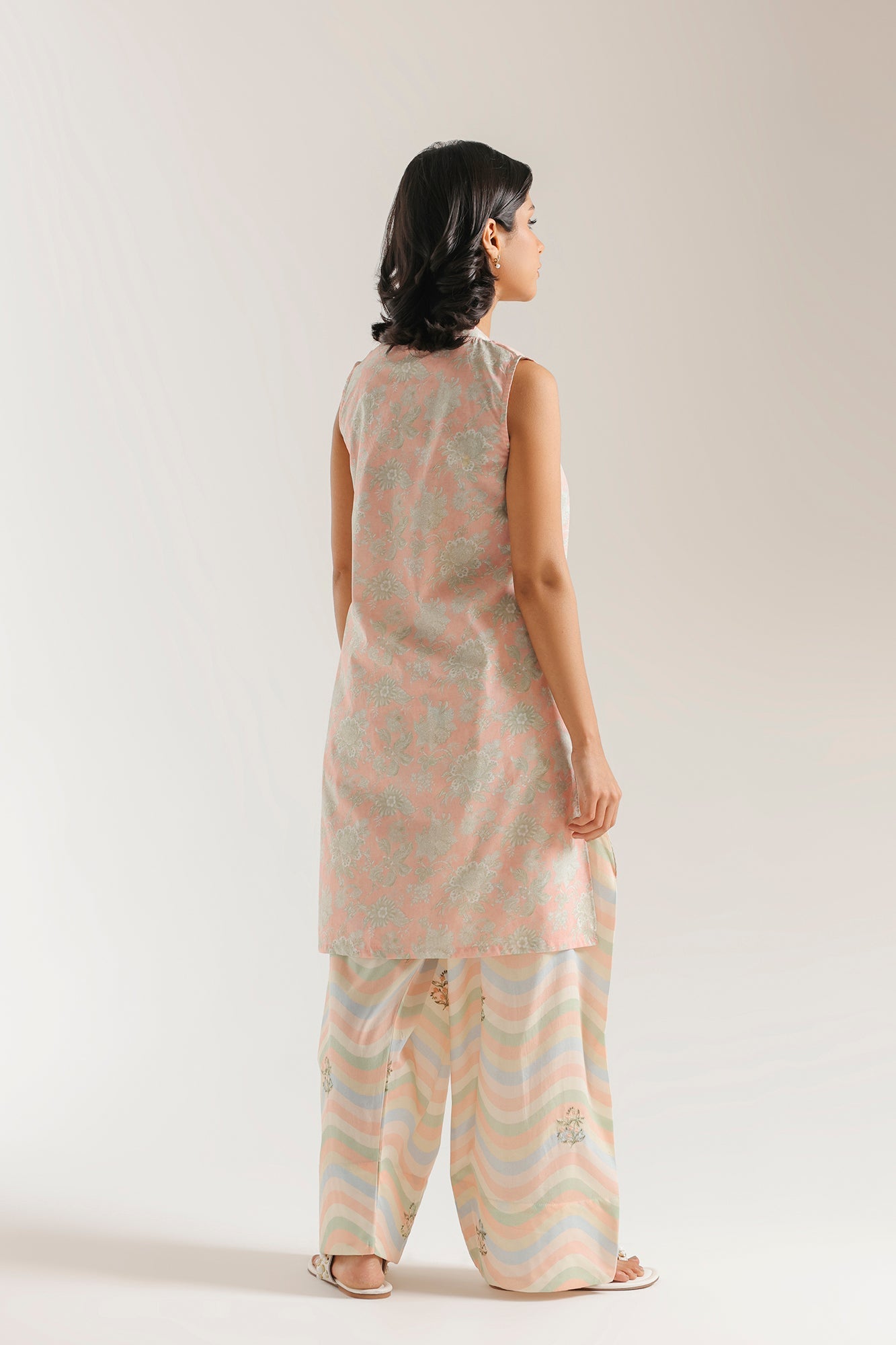 EMBROIDERED SUIT (E7807/102/327)