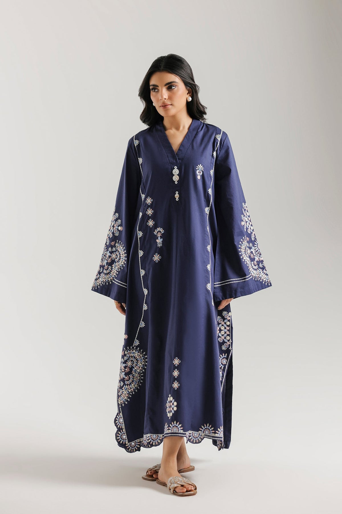 EMBROIDERED DRESS (E7811/102/623)