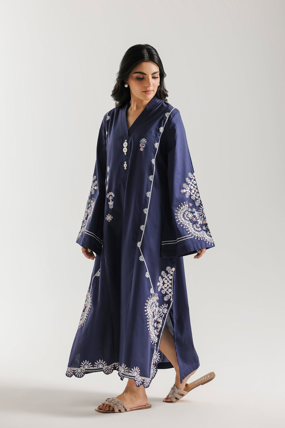 EMBROIDERED DRESS (E7811/102/623)