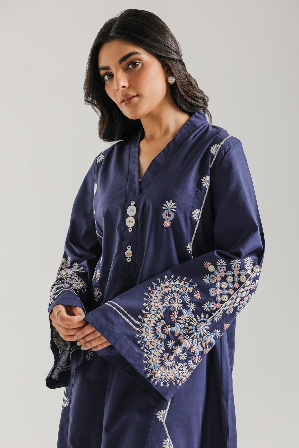 EMBROIDERED DRESS (E7811/102/623)