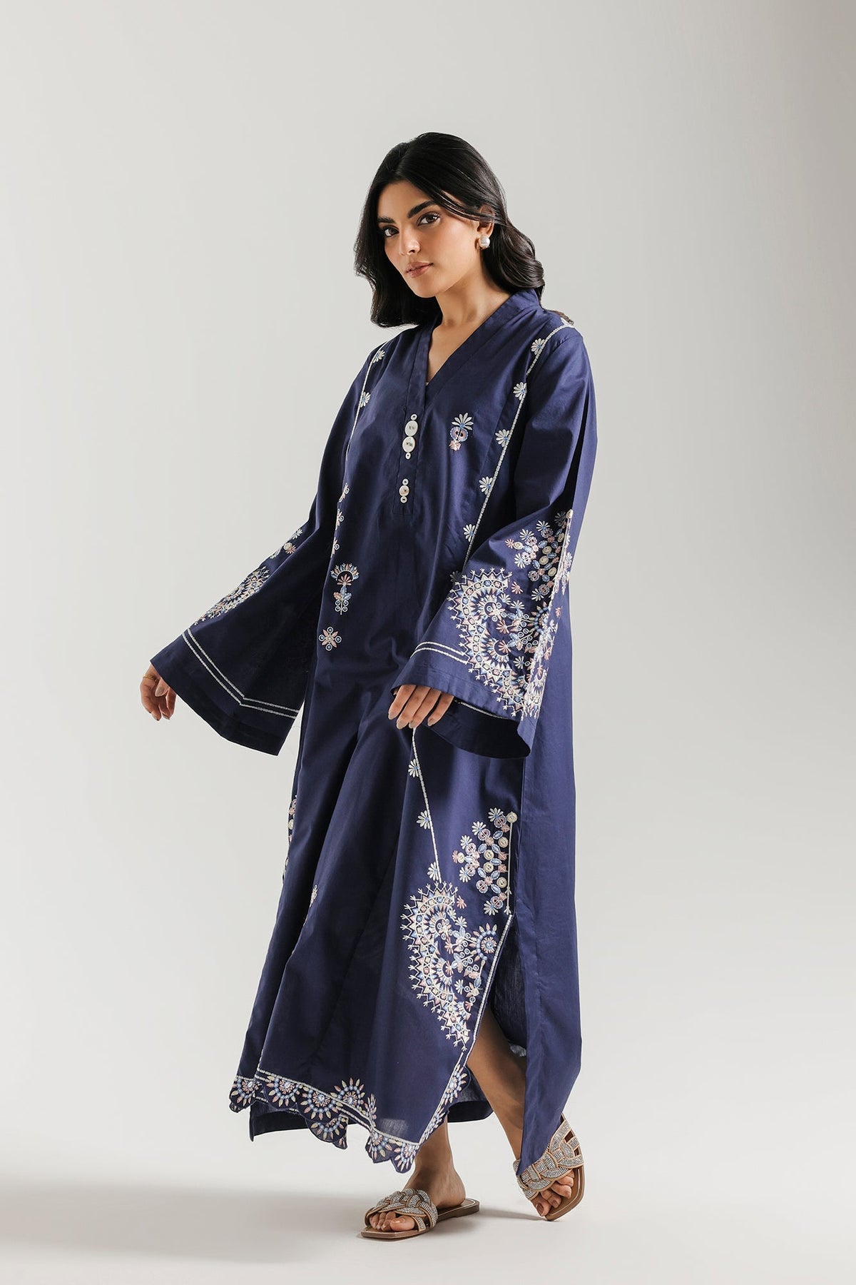 EMBROIDERED DRESS (E7811/102/623)