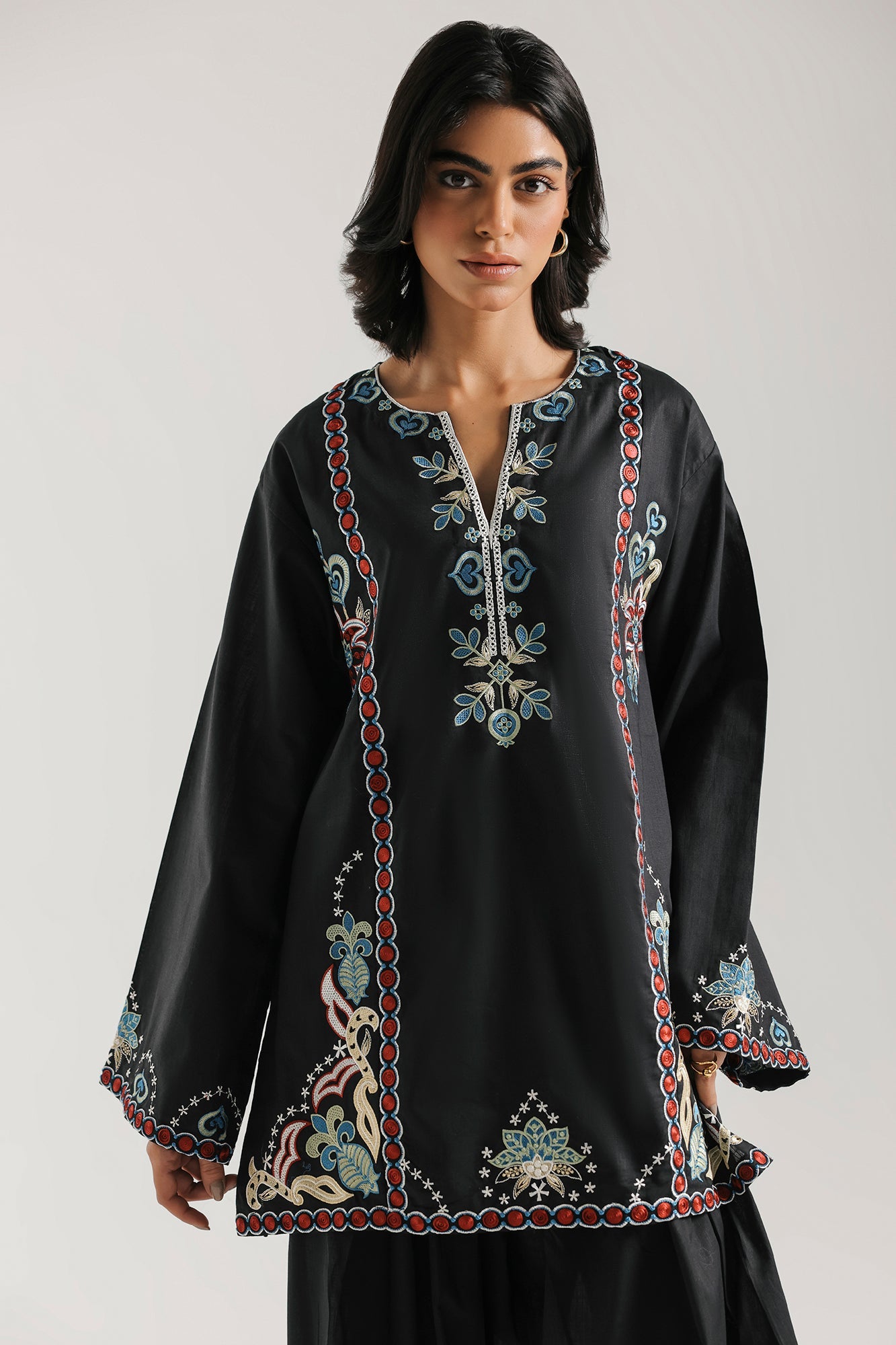 EMBROIDERED SUIT (E7817/102/902)