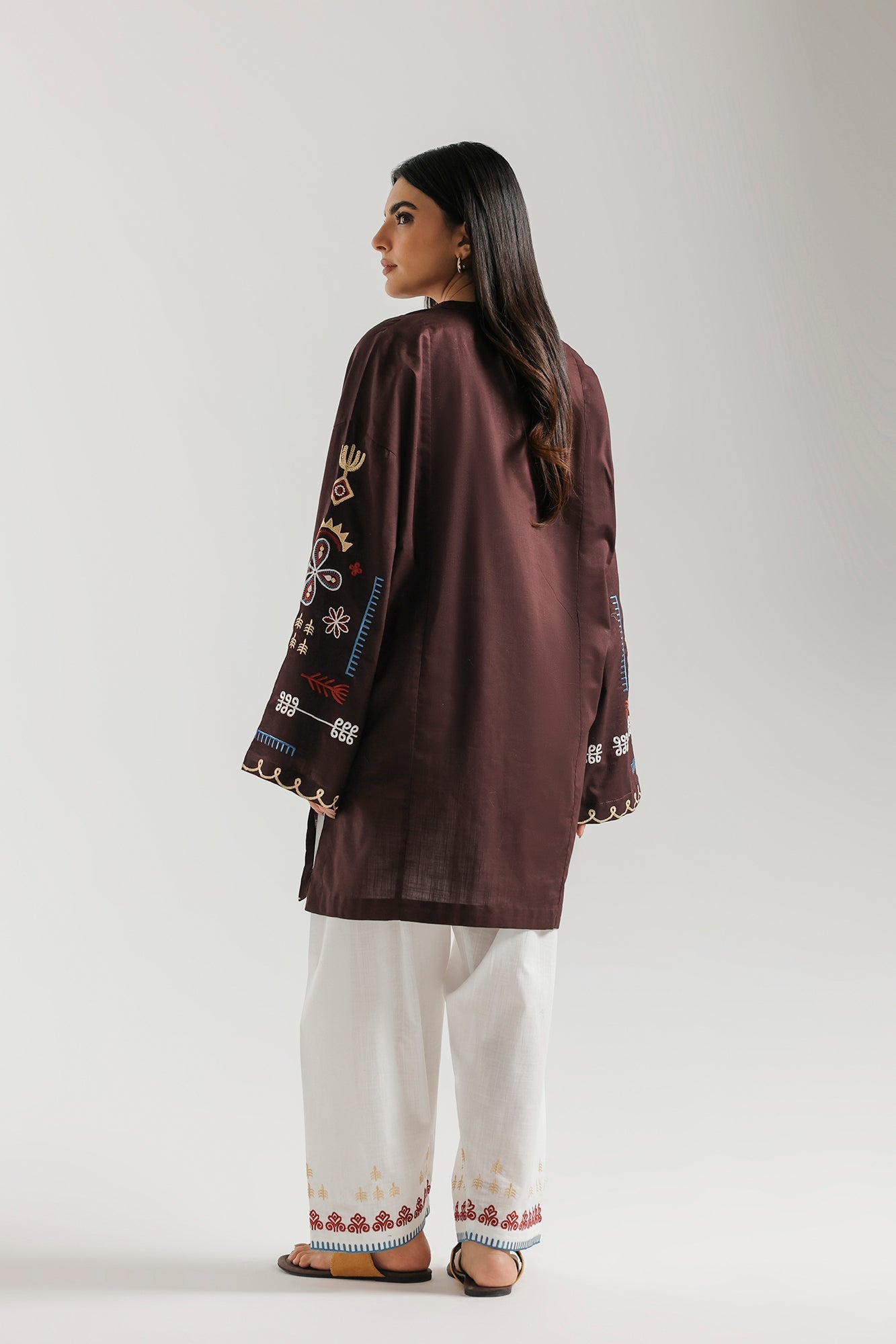 EMBROIDERED SUIT (E7818/102/303)