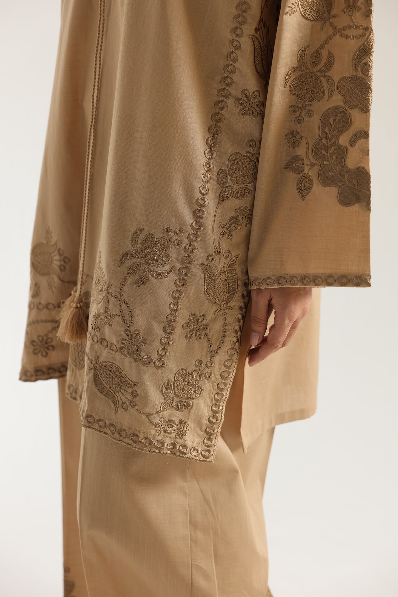 EMBROIDERED SUIT (E7819/102/113)