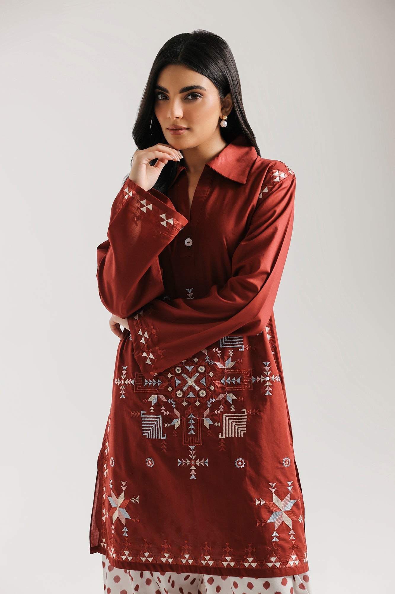 EMBROIDERED SUIT (E7828/102/305)