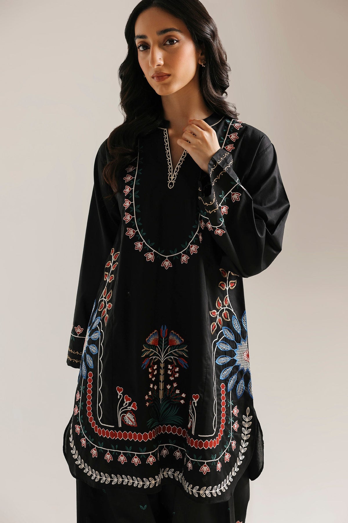EMBROIDERED SUIT (E7830/102/902)