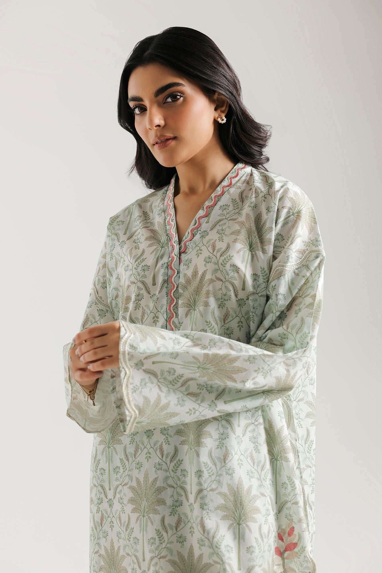 EMBROIDERED SUIT (E7835/102/718)