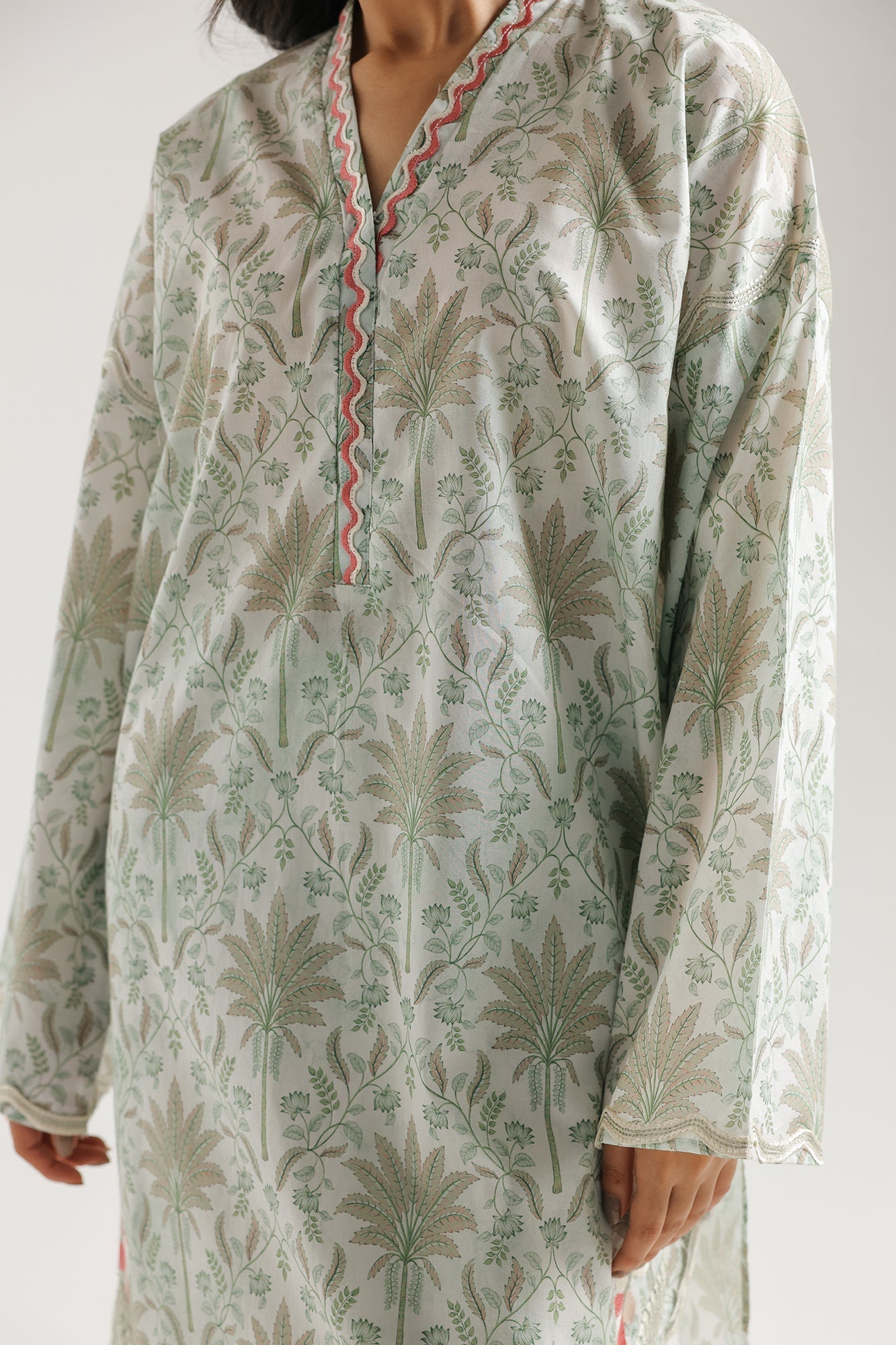 EMBROIDERED SUIT (E7835/102/718)