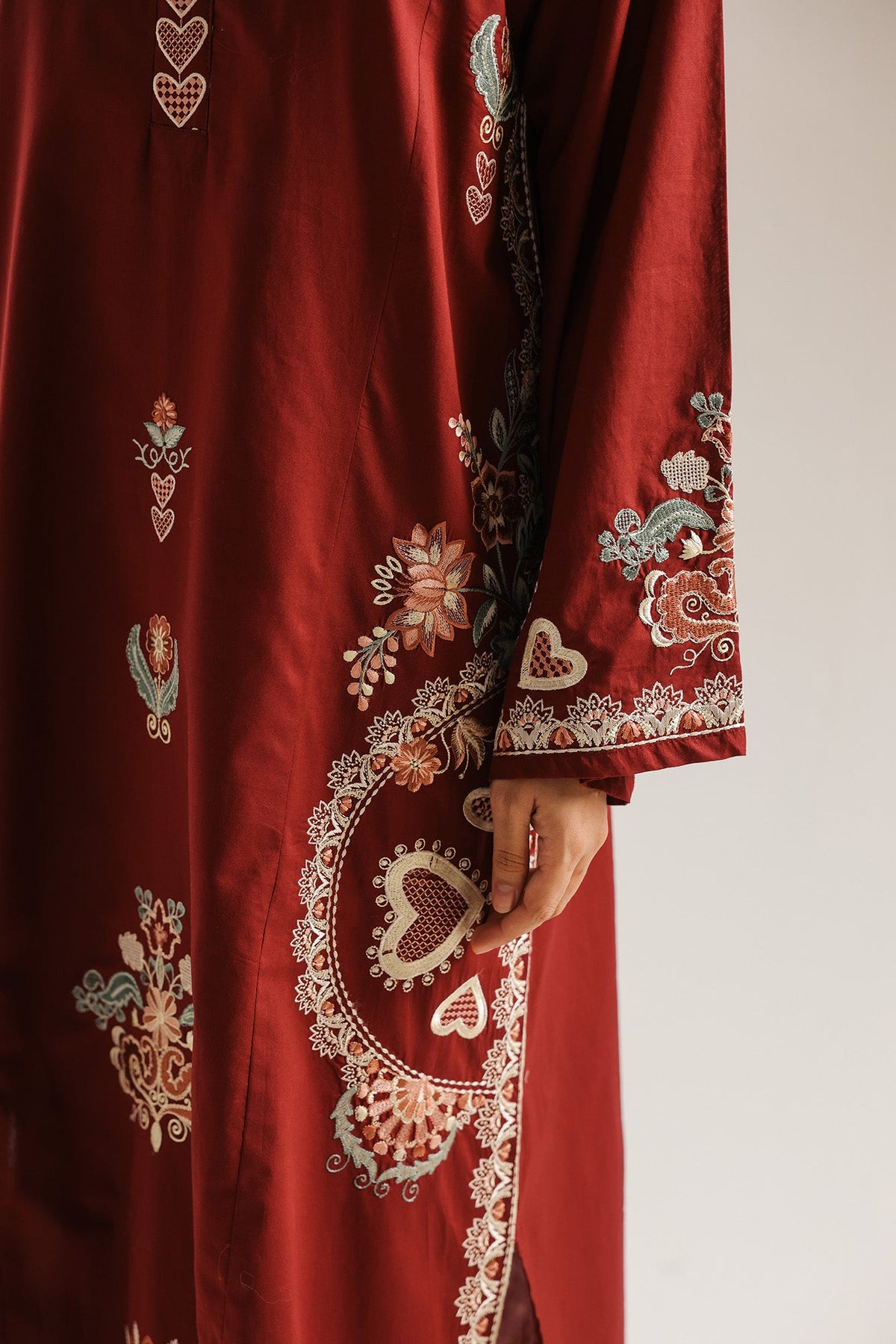 EMBROIDERED SHIRT (E7836/102/304)