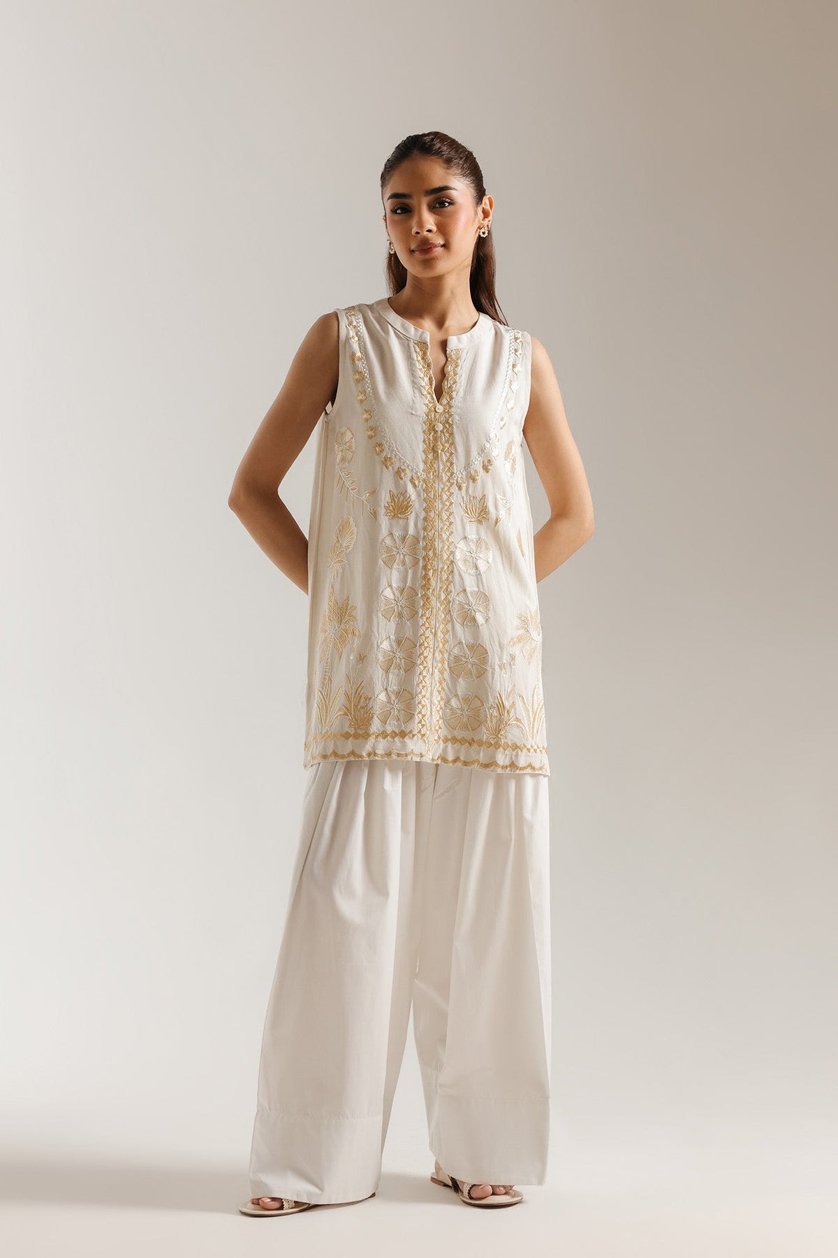 EMBROIDERED KURTI (E7905/102/002)