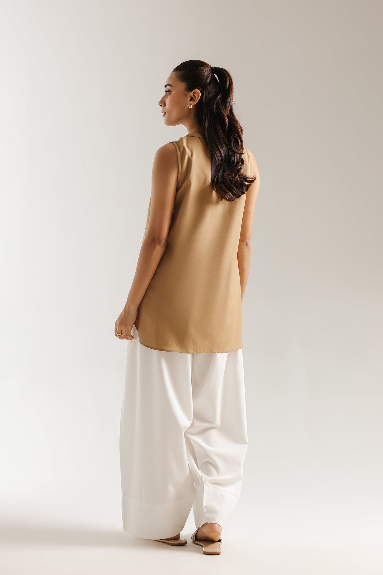 EMBROIDERED KURTI (E7909/102/007)