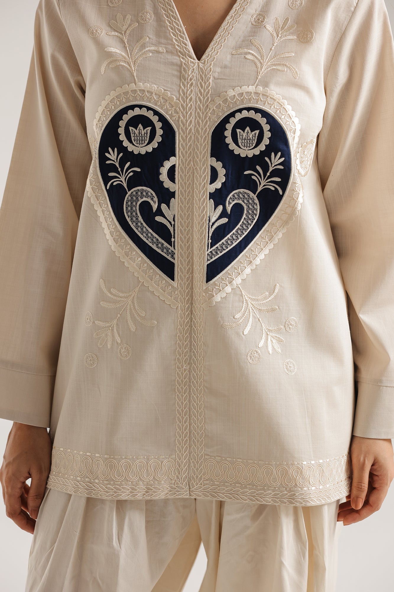 Embroidered Kurti (E7929/102/002)