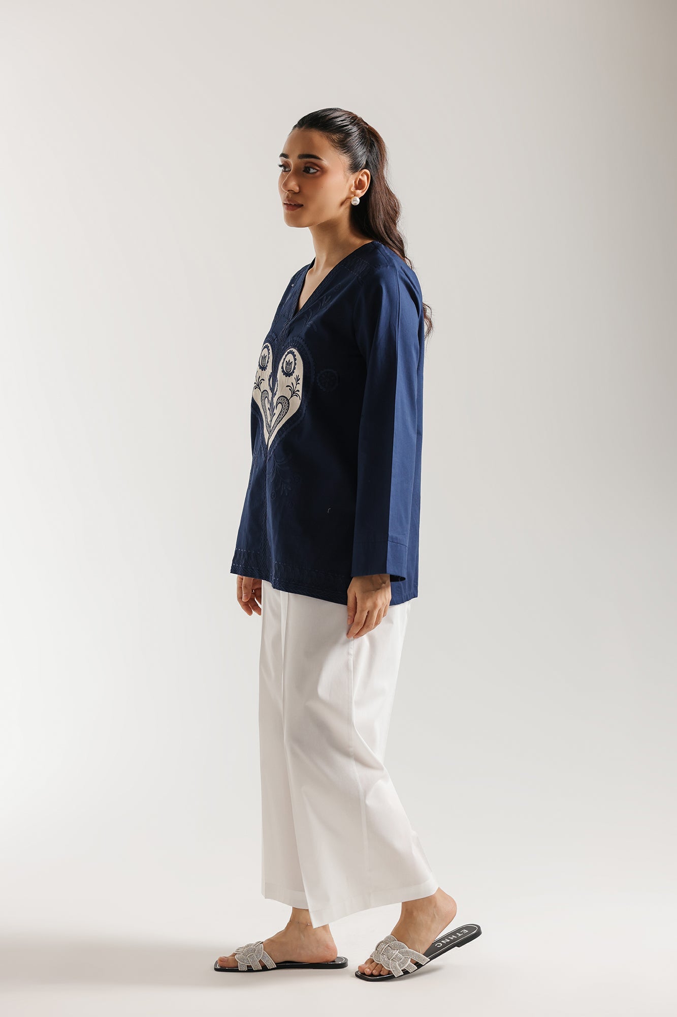 EMBROIDERED KURTI (E7929/102/624)