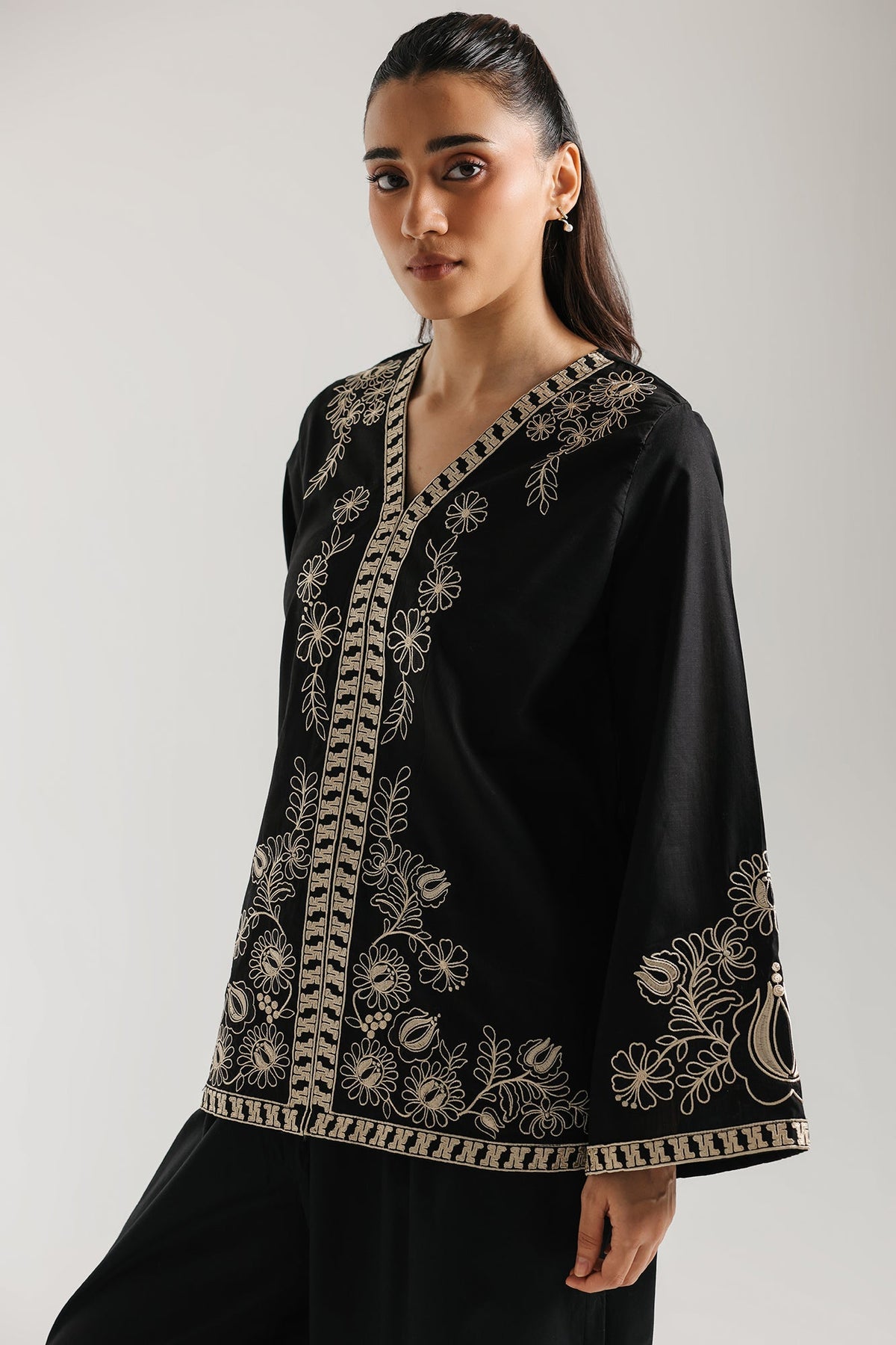 EMBROIDERED KURTI (E7931/102/902)