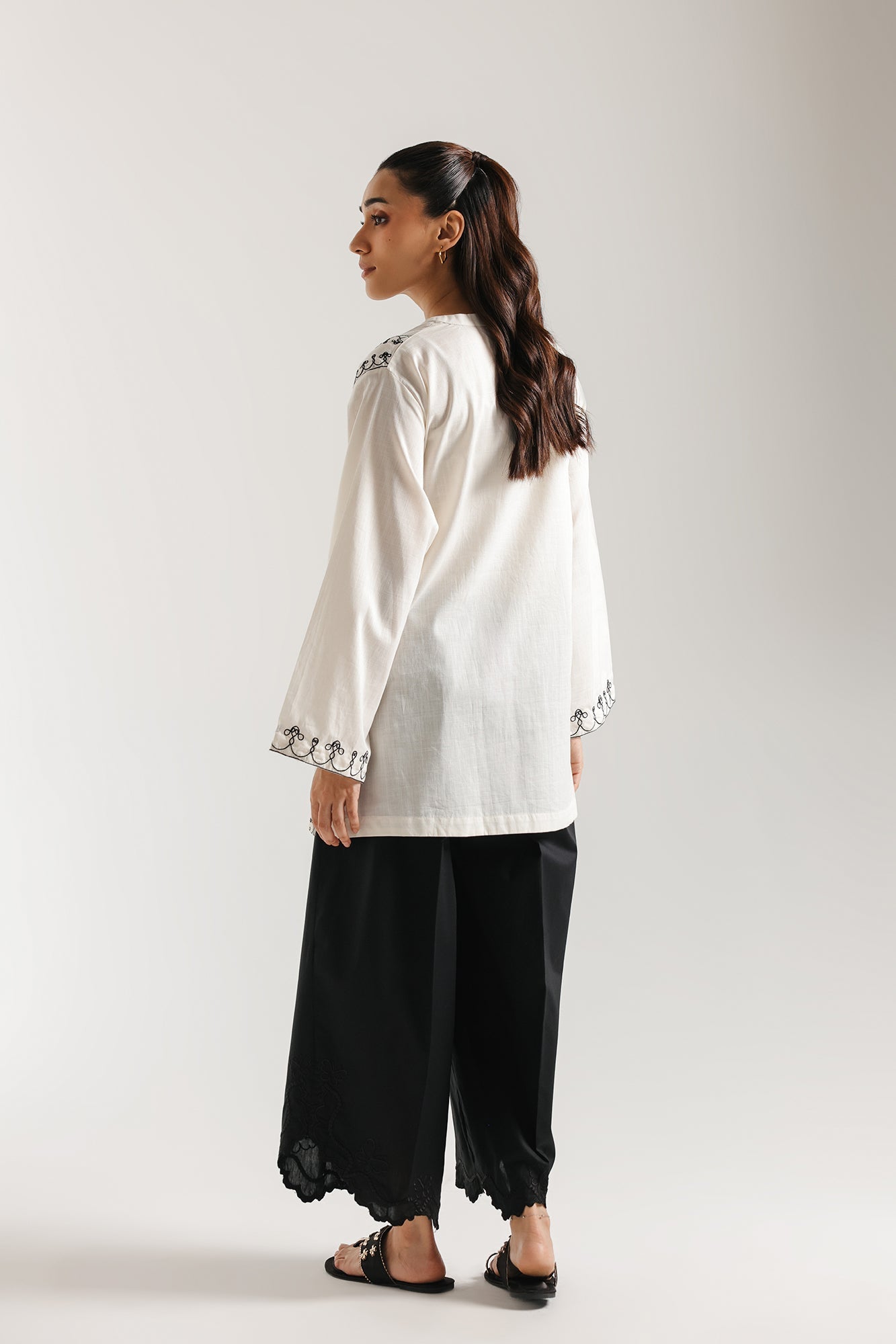EMBROIDERED KURTI (E7938/102/004)