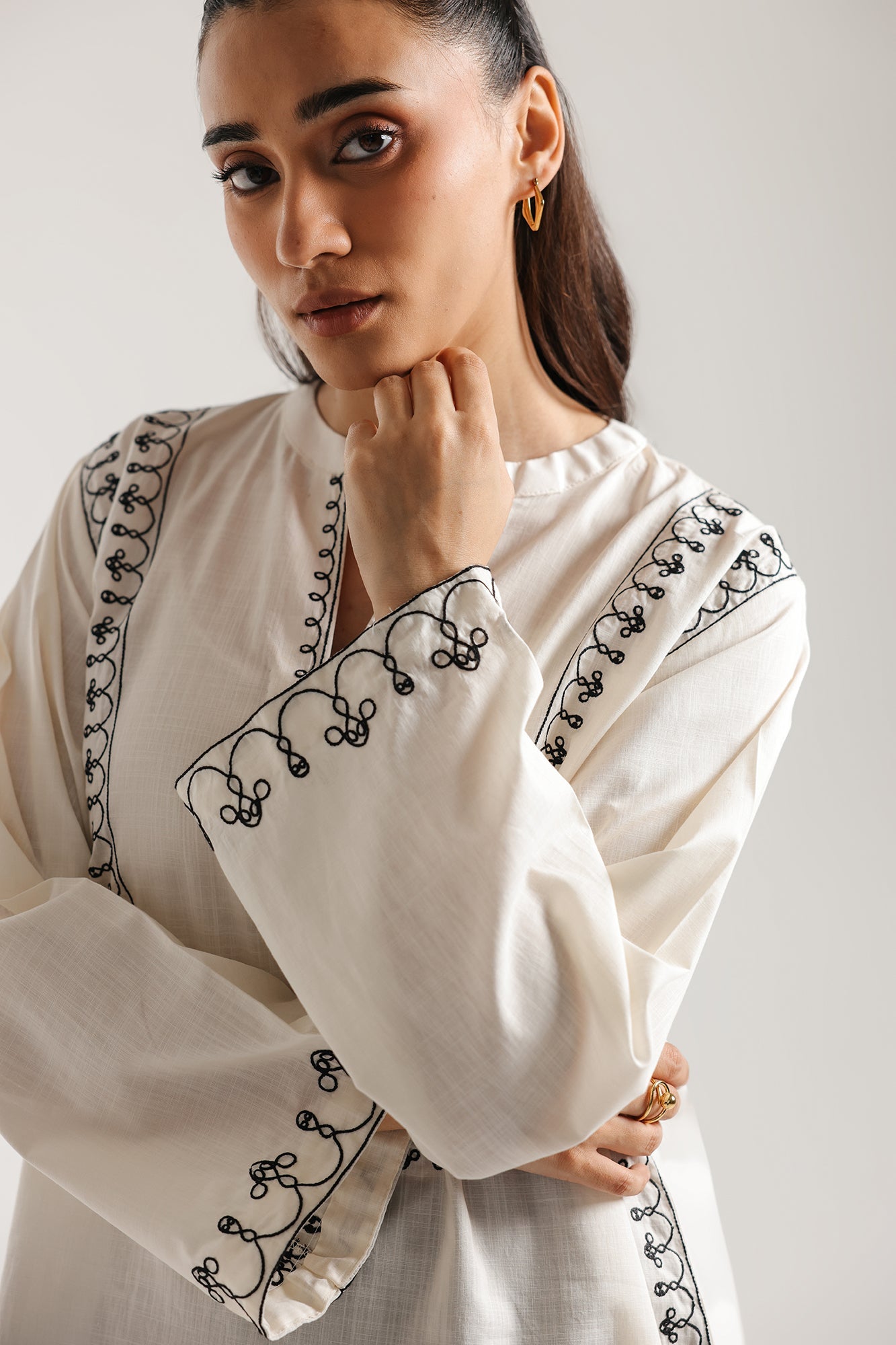 EMBROIDERED KURTI (E7938/102/004)