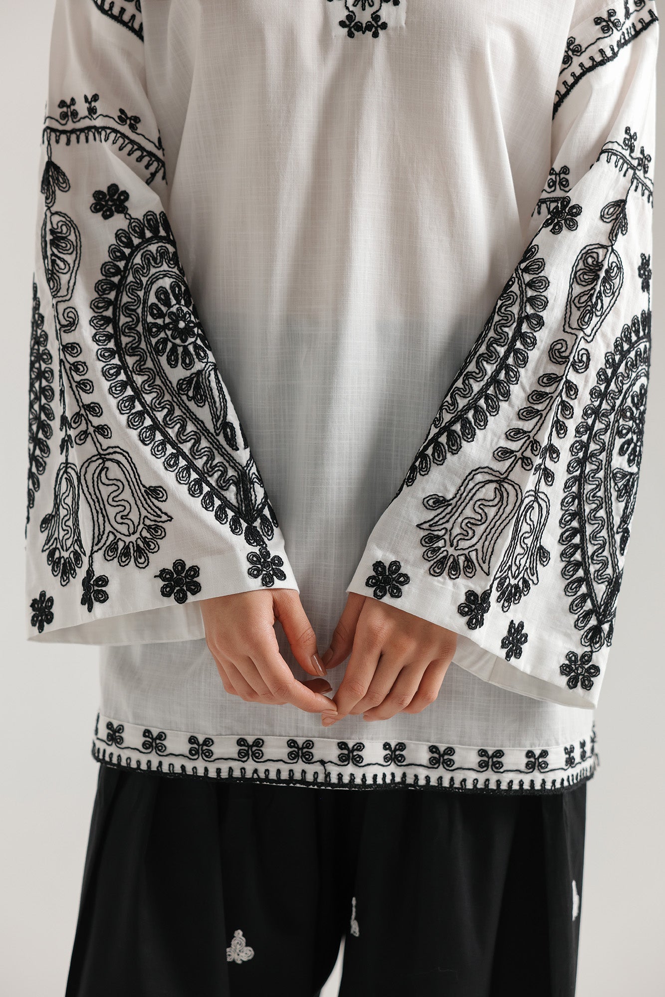 EMBROIDERED KURTI (E7940/102/001)