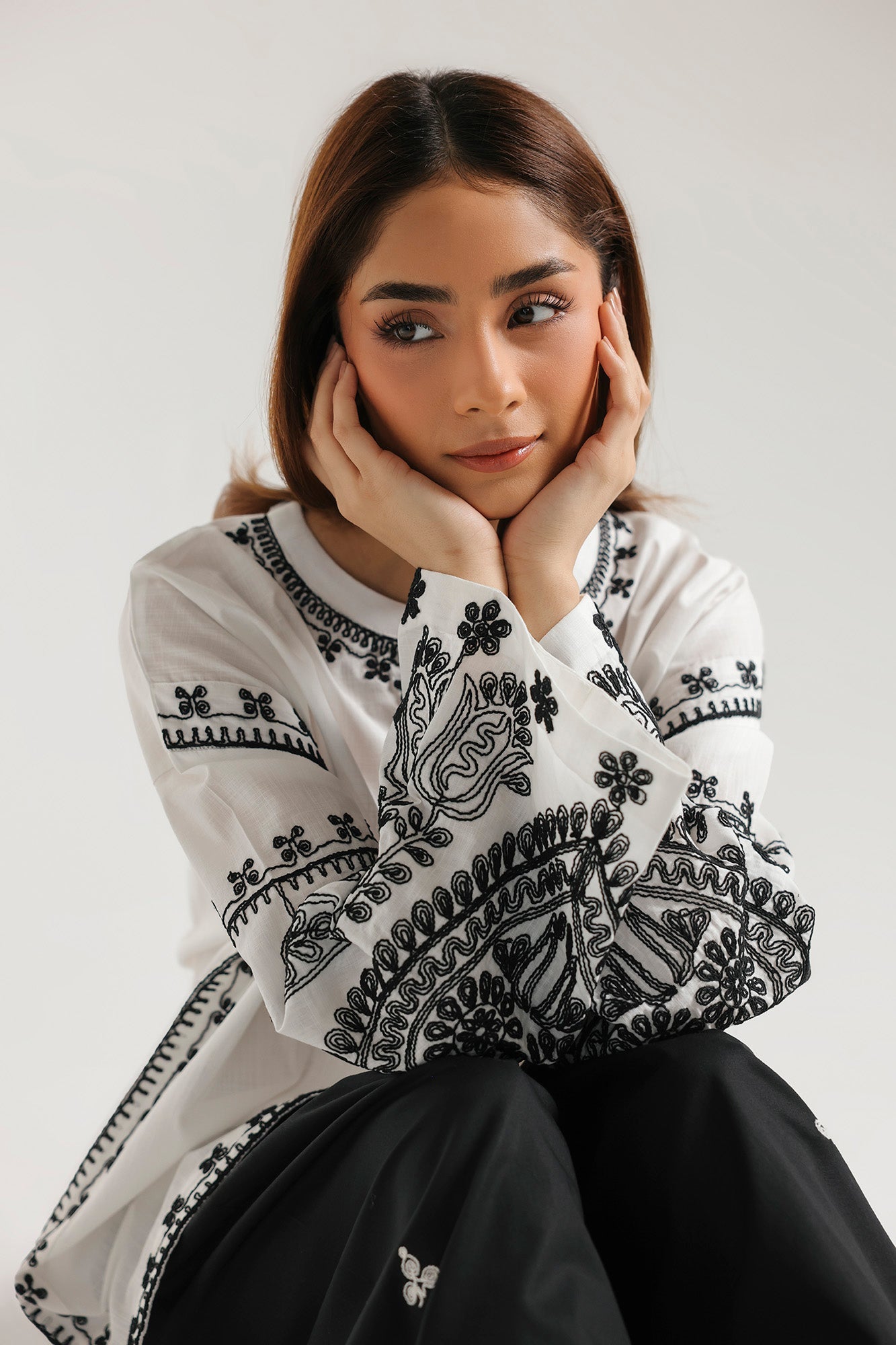 EMBROIDERED KURTI (E7940/102/001)