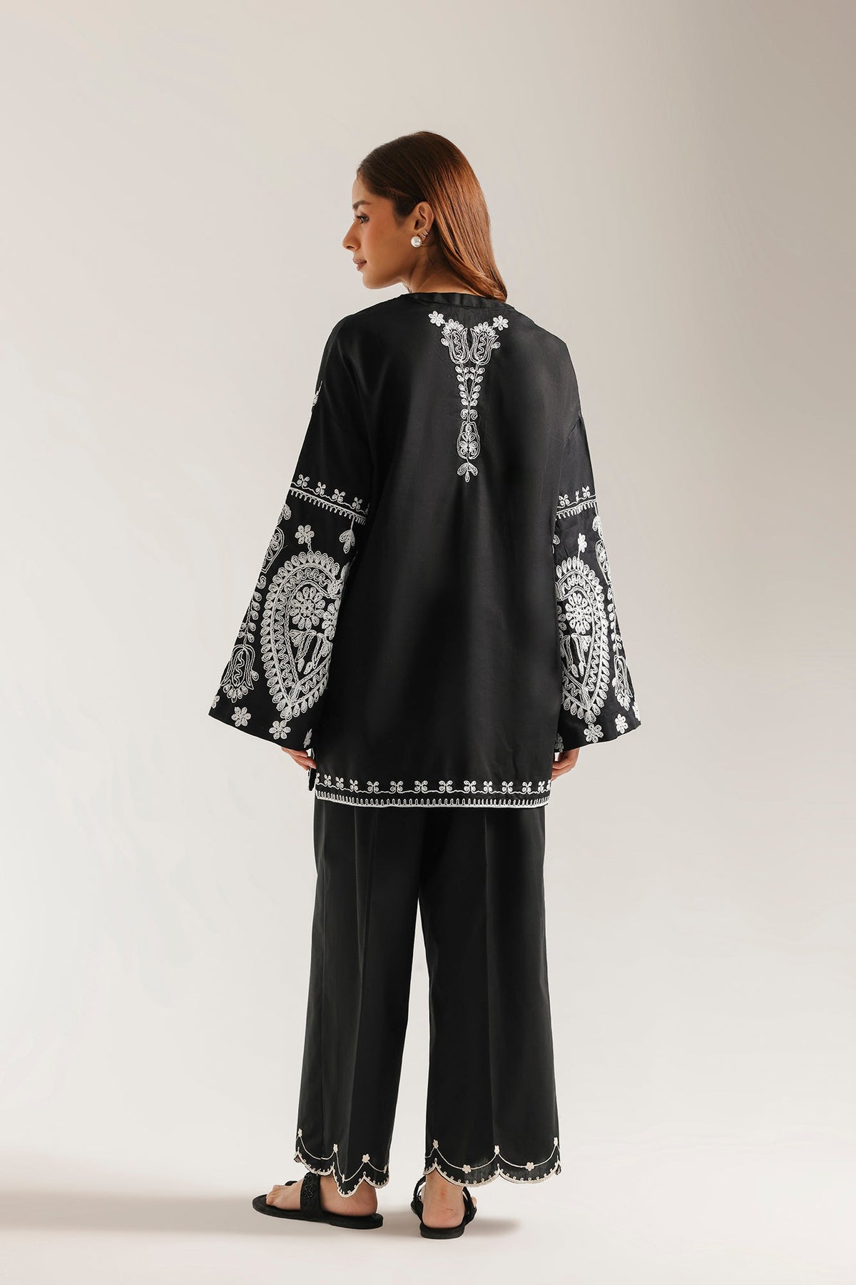 EMBROIDERED KURTI (E7940/102/902)