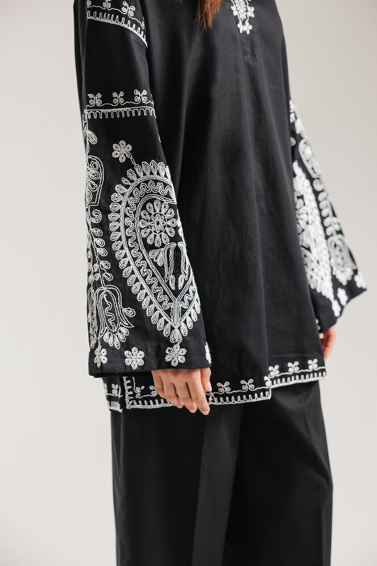 EMBROIDERED KURTI (E7940/102/902)