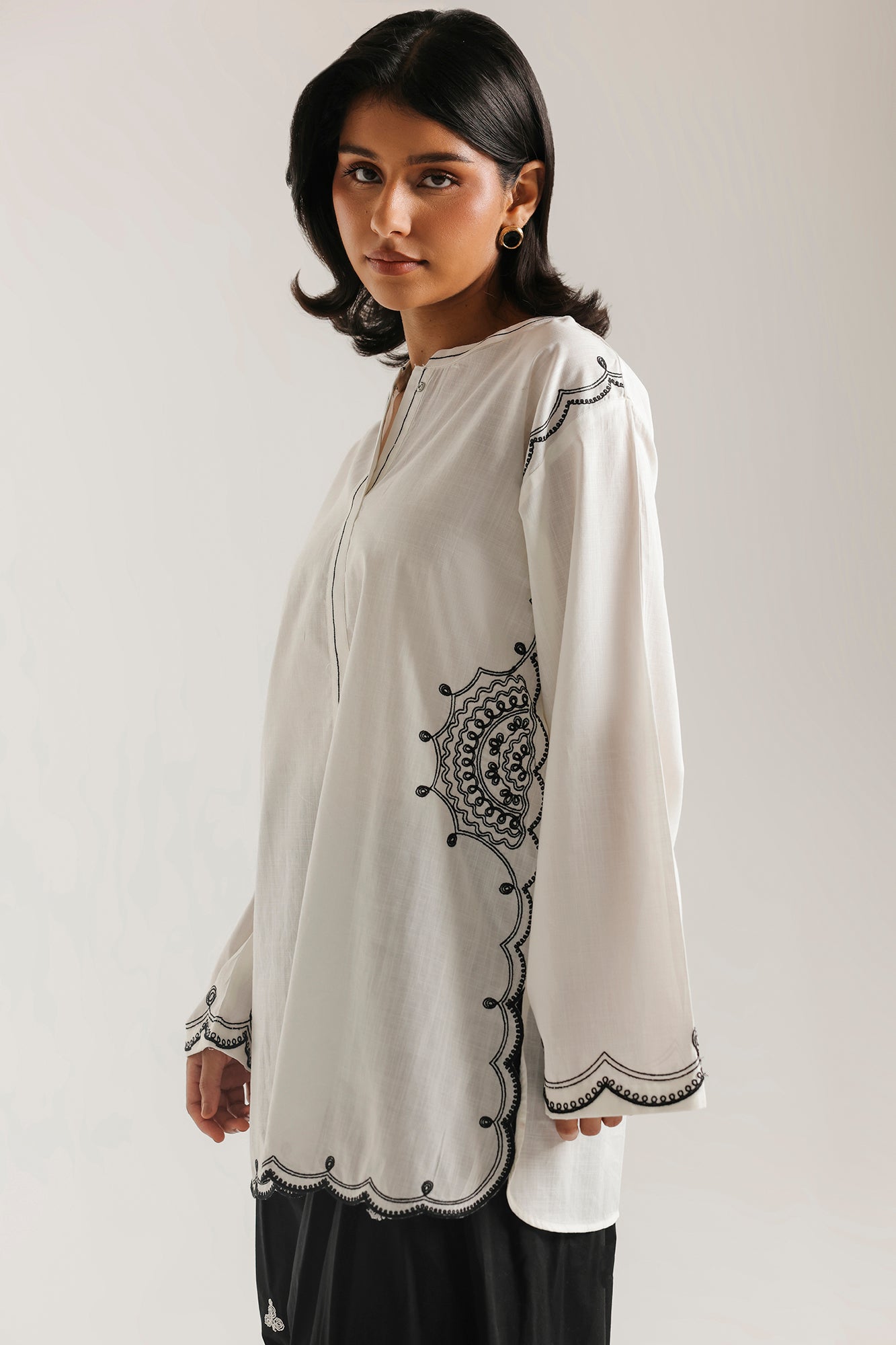 https://cdn.shopify.com/s/files/1/2290/7917/files/E7942-102-001_4.jpg?v=1777373952
