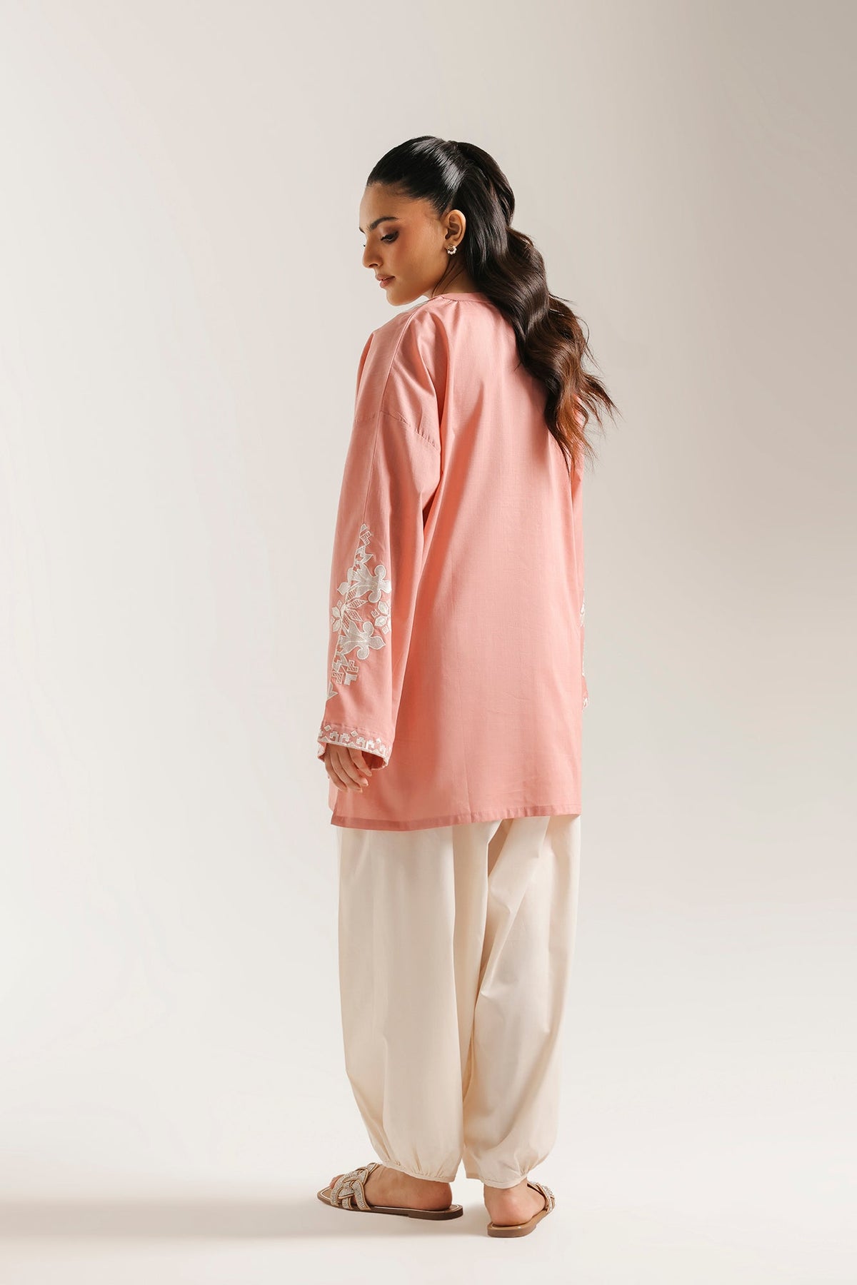 EMBROIDERED KURTI (E7943/102/327)